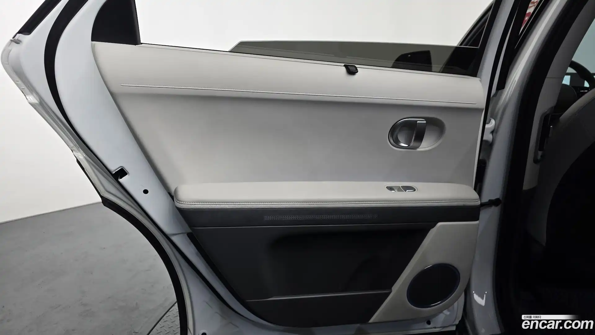 Ioniq5 Hyundai 2023.10-INNER-035