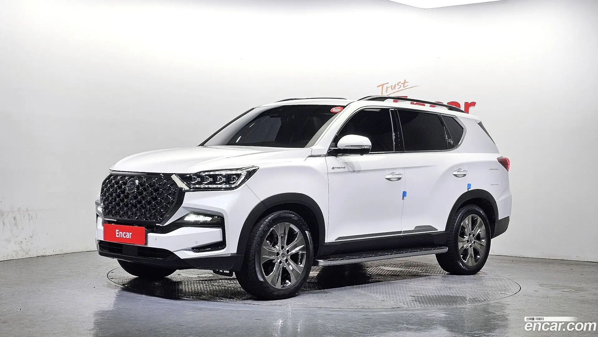 Main__Slider__Photo:Rexton KG Mobility 2022.6-0