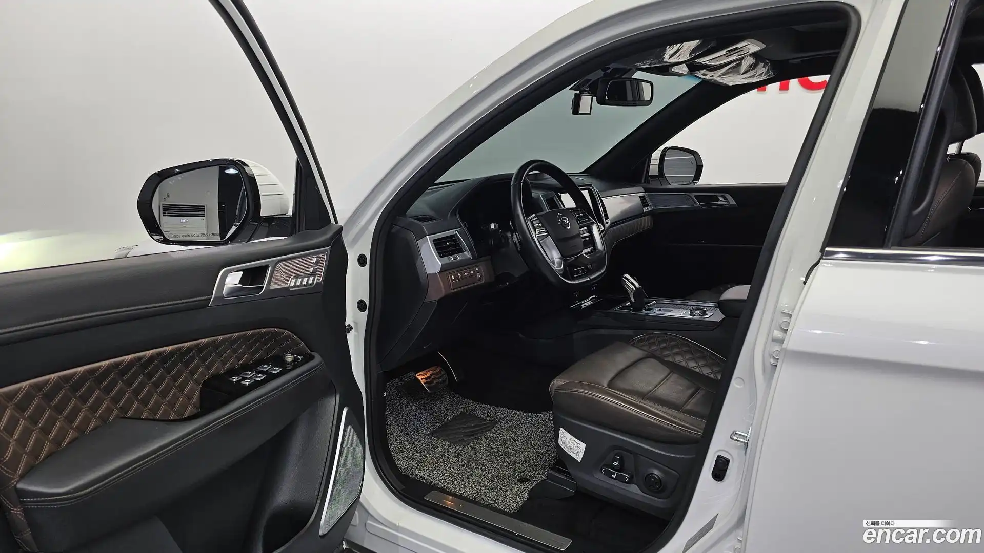 Rexton KG Mobility 2022.6-INNER-010
