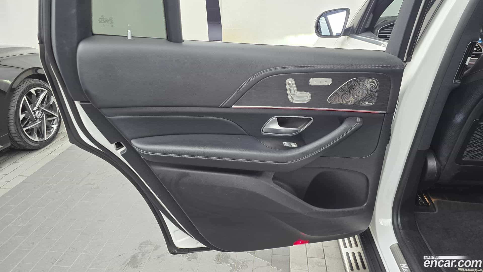 GLS-Class Mercedes-Benz 2021.6-INNER-035