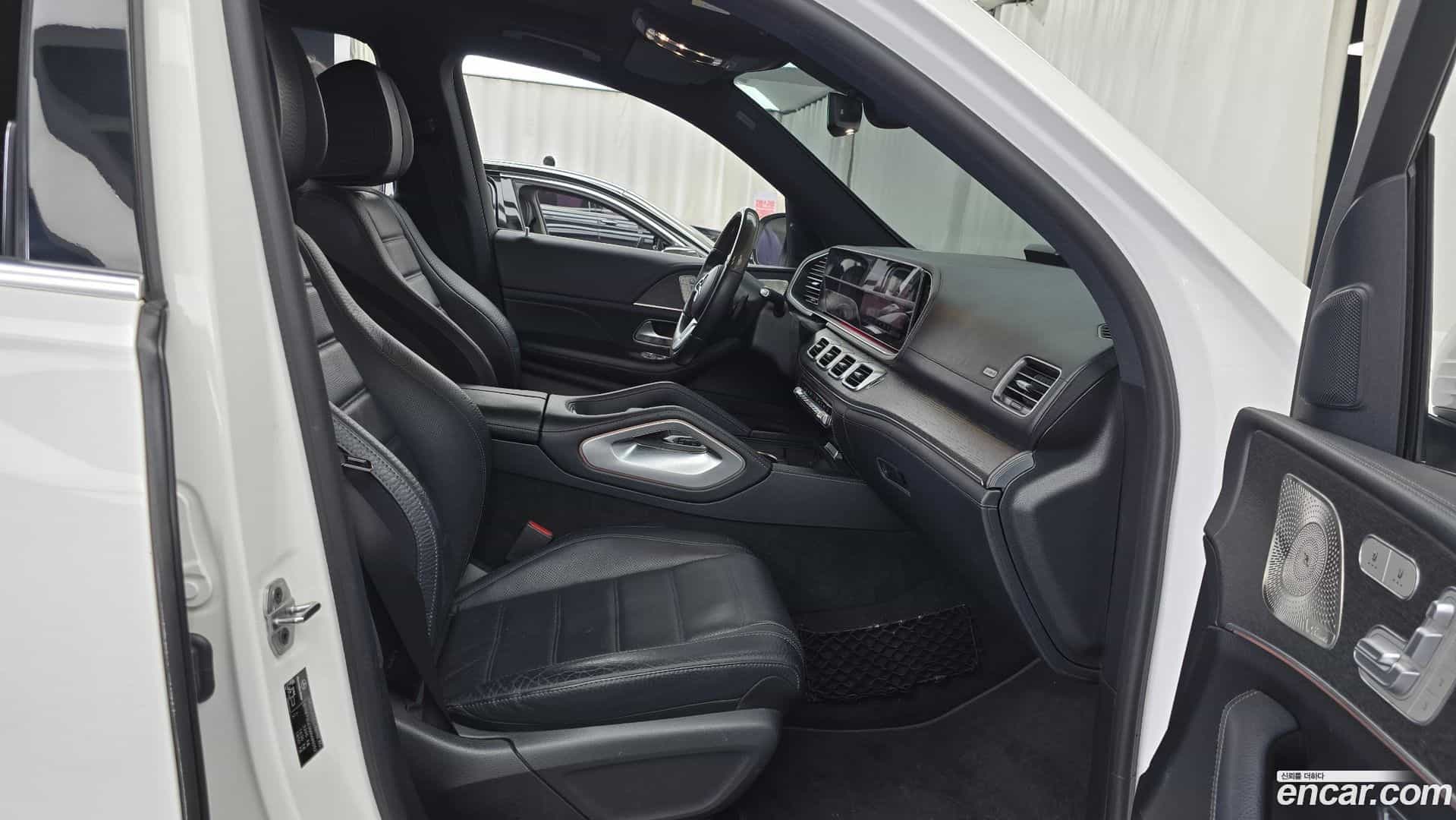 GLS-Class Mercedes-Benz 2021.6-INNER-036
