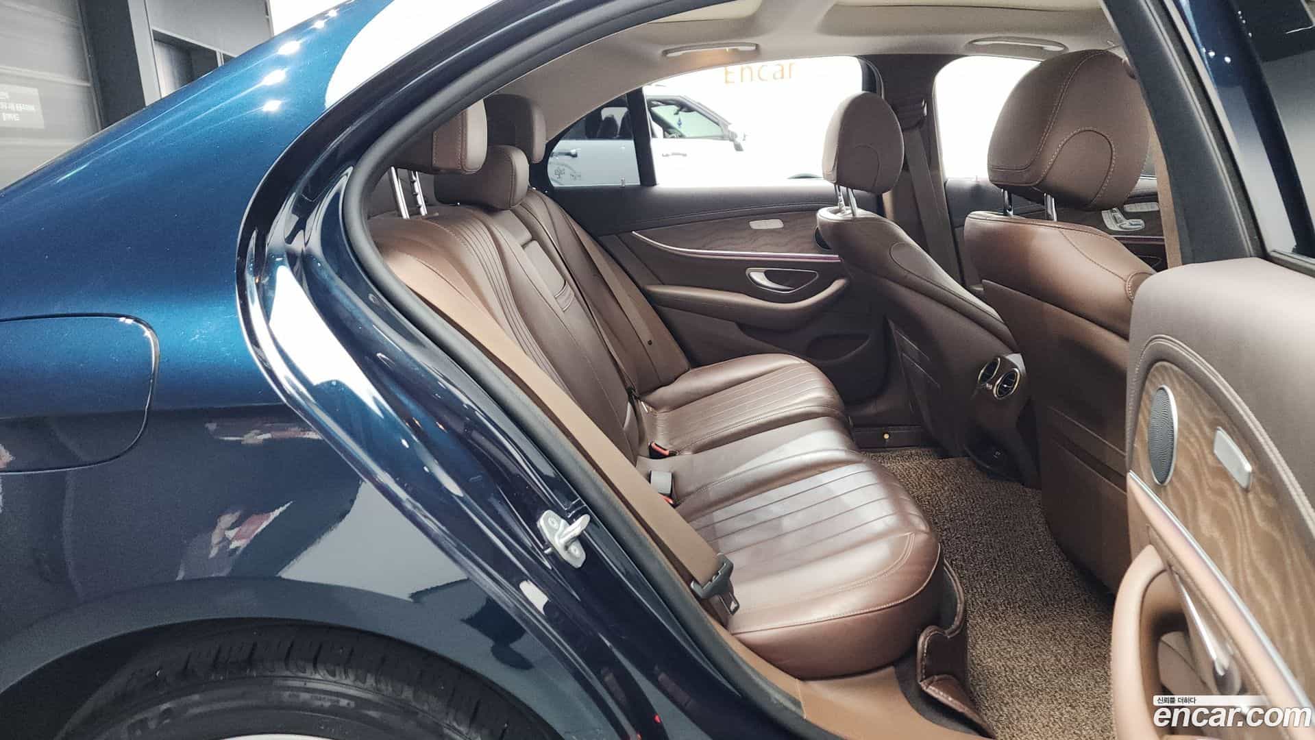 E-Class Mercedes-Benz 2017.6-OPTION-015