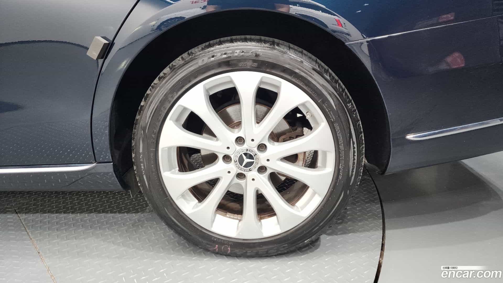 E-Class Mercedes-Benz 2017.6-OUTER-031