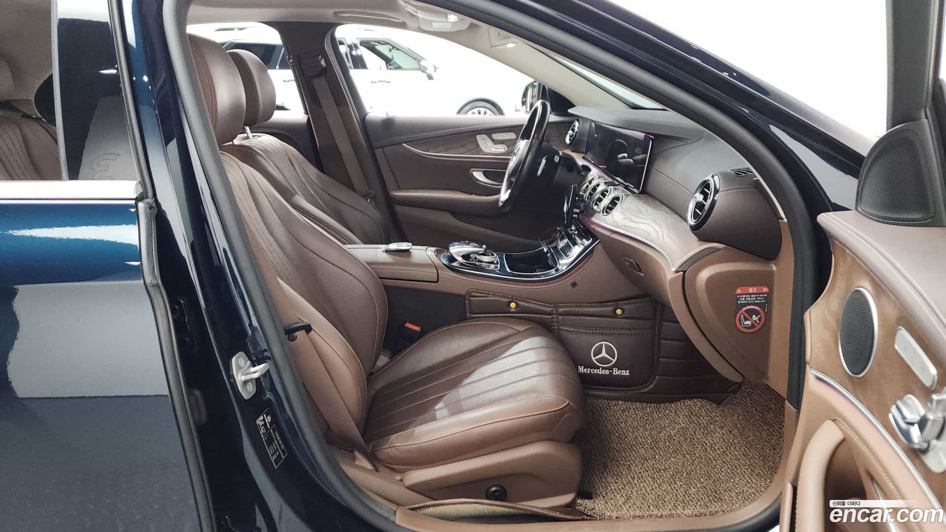E-Class Mercedes-Benz 2017.6-INNER-036