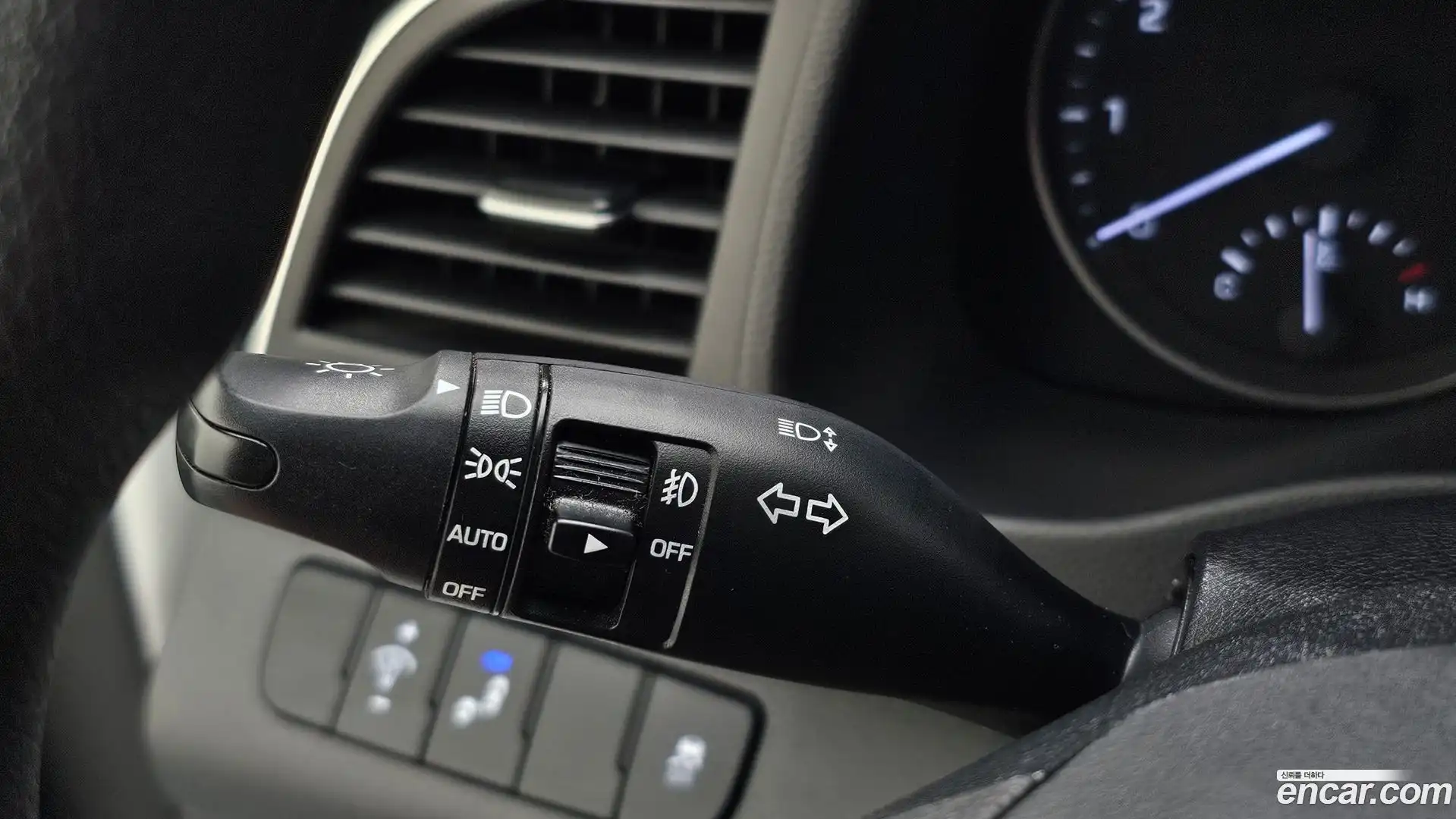 AVANTE Hyundai 2018.4-OPTION-021