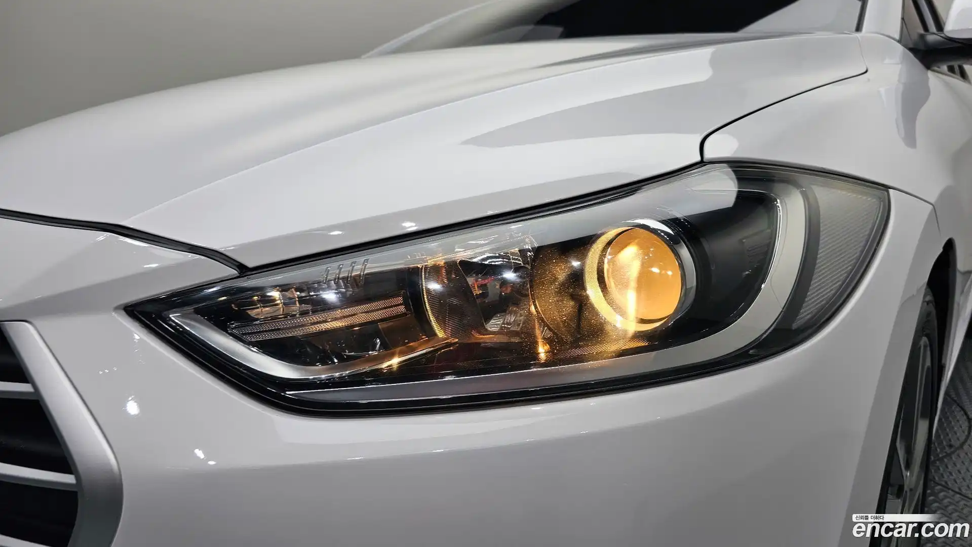 AVANTE Hyundai 2018.4-OUTER-032