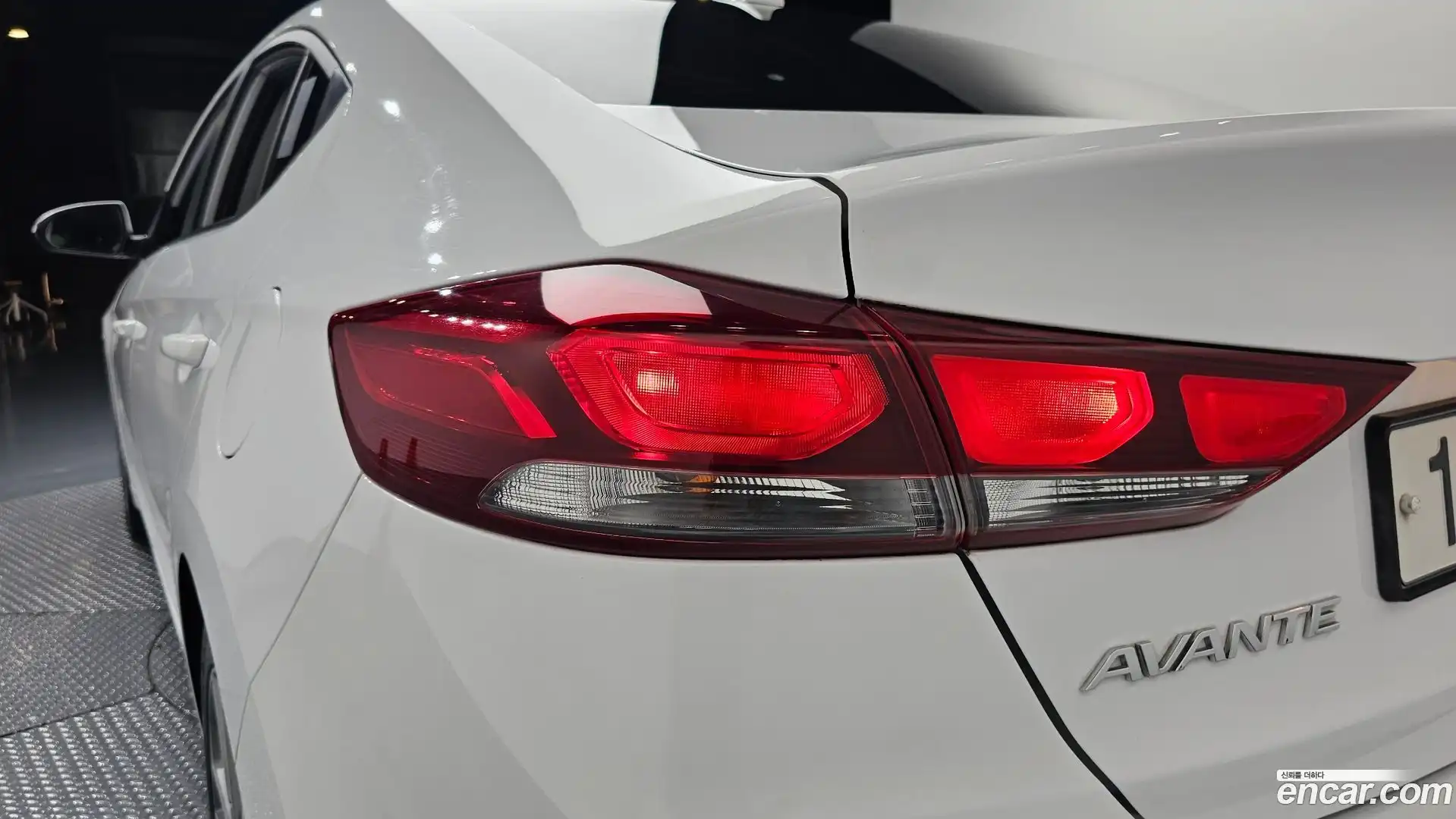 AVANTE Hyundai 2018.4-OUTER-033