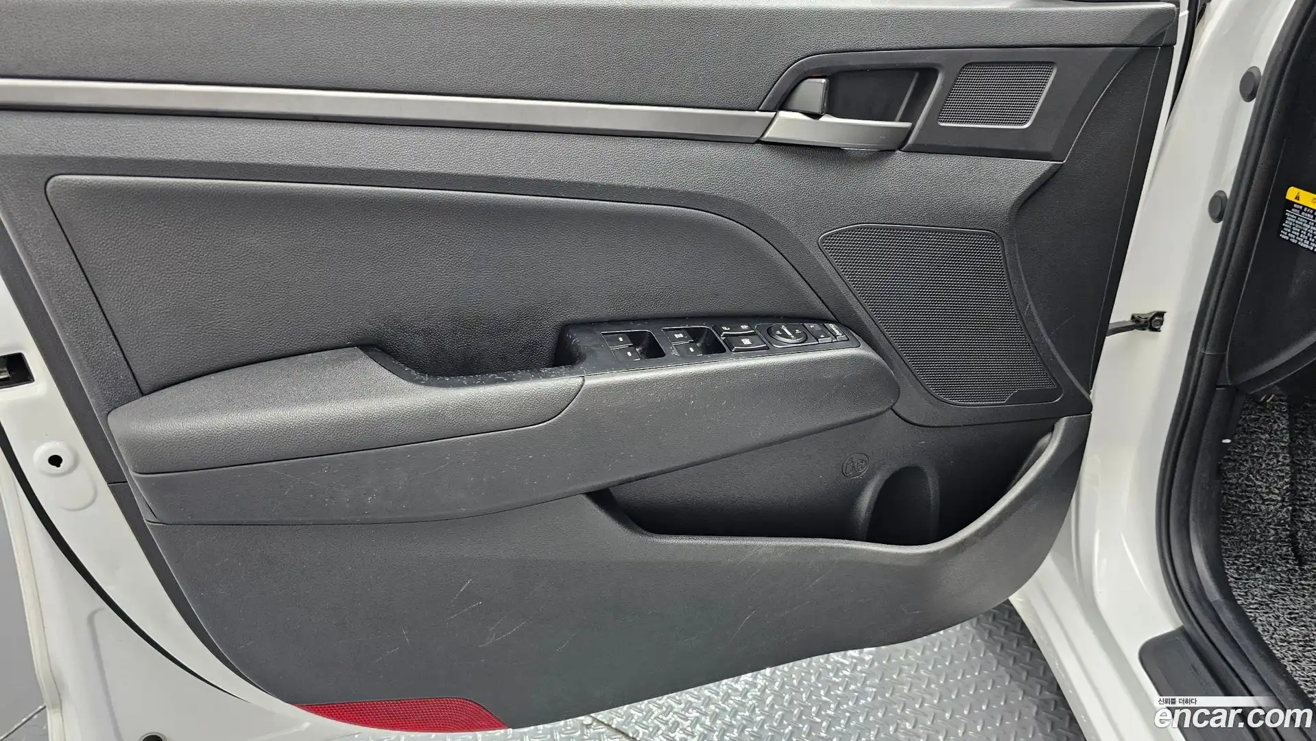 AVANTE Hyundai 2018.4-INNER-034