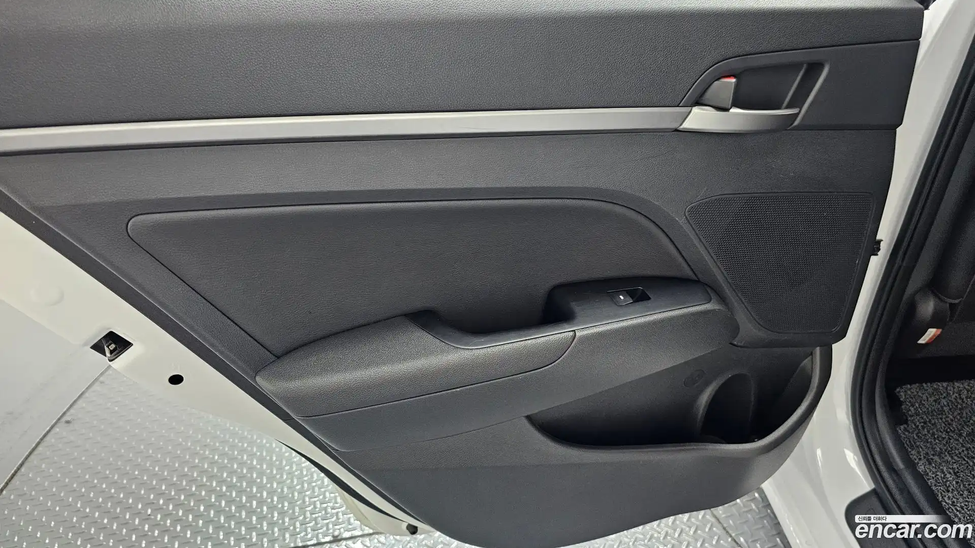 AVANTE Hyundai 2018.4-INNER-035