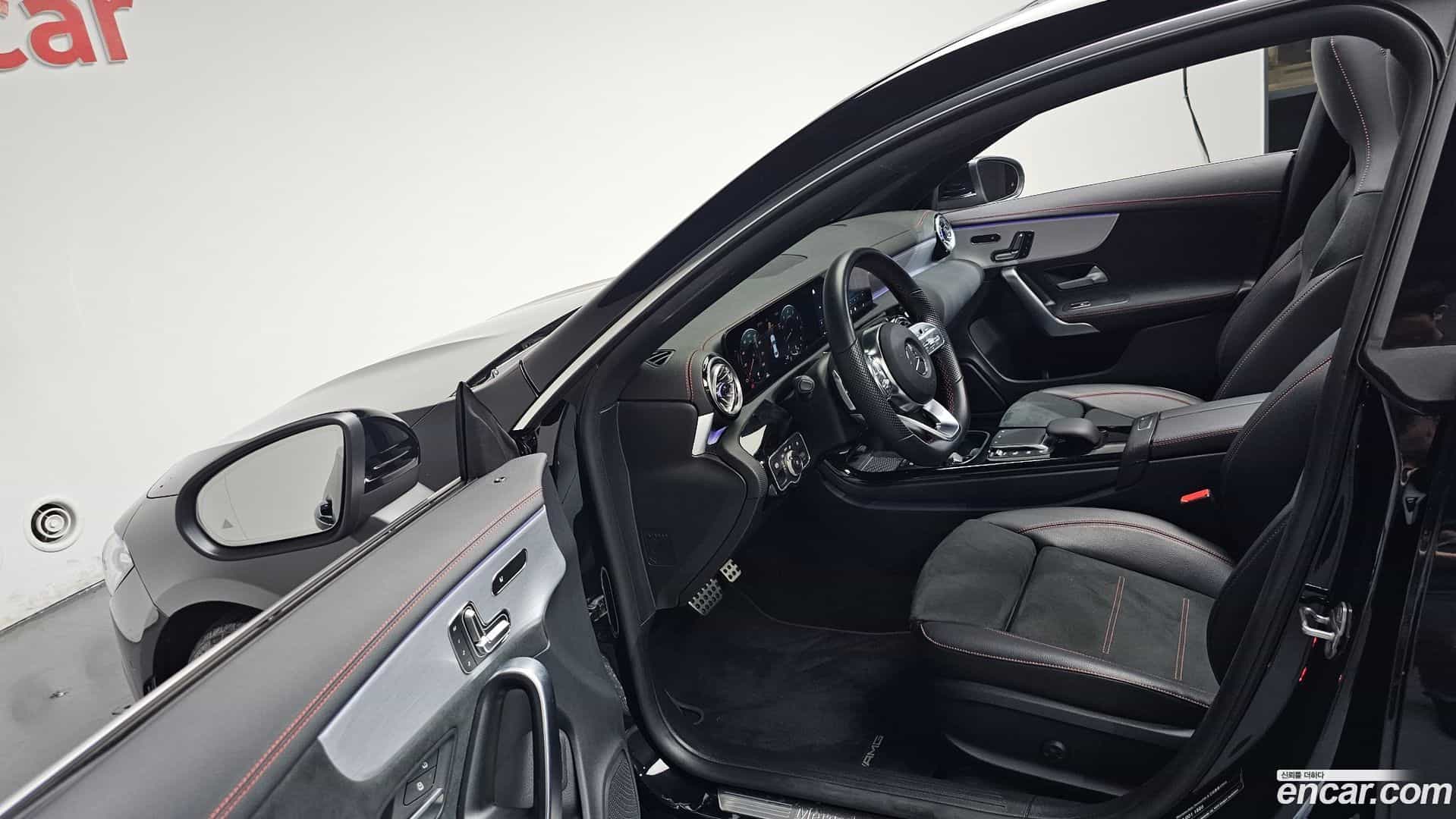 CLA-Class Mercedes-Benz 2021.6-INNER-010
