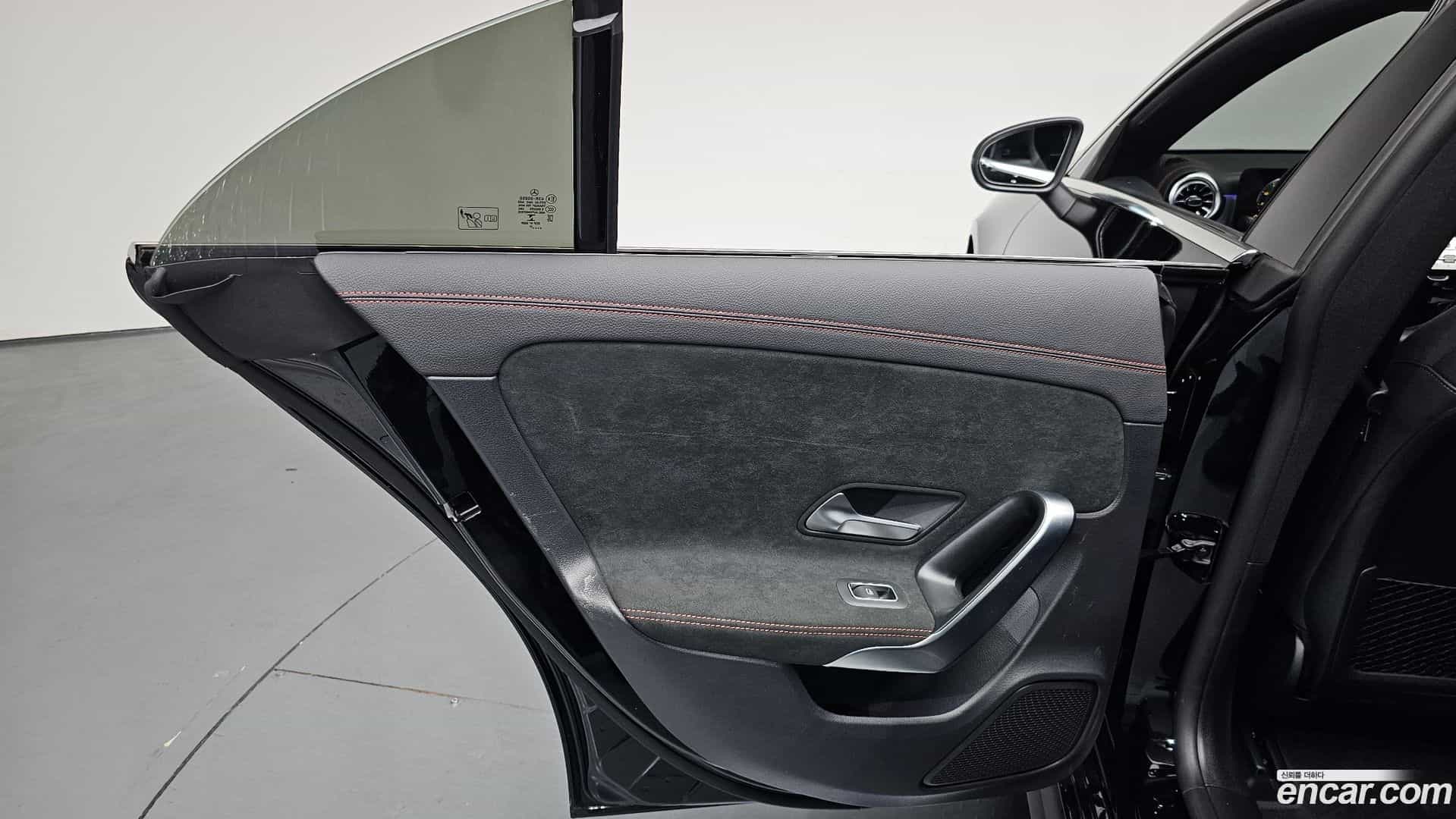 CLA-Class Mercedes-Benz 2021.6-INNER-035