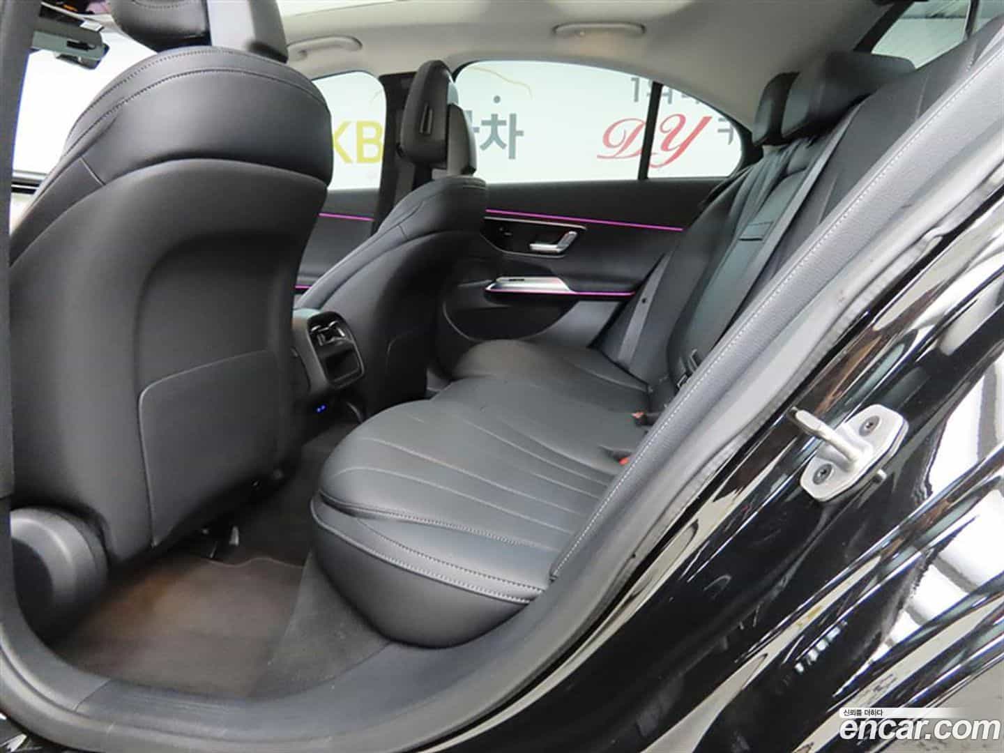 E-Class Mercedes-Benz 2025.9-OUTER-006