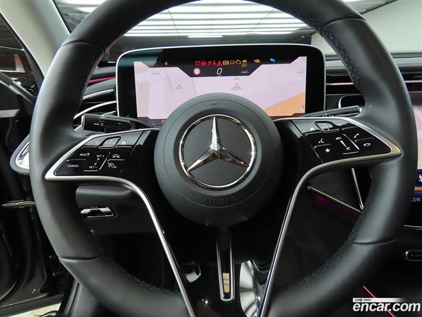 E-Class Mercedes-Benz 2025.9-INNER-008