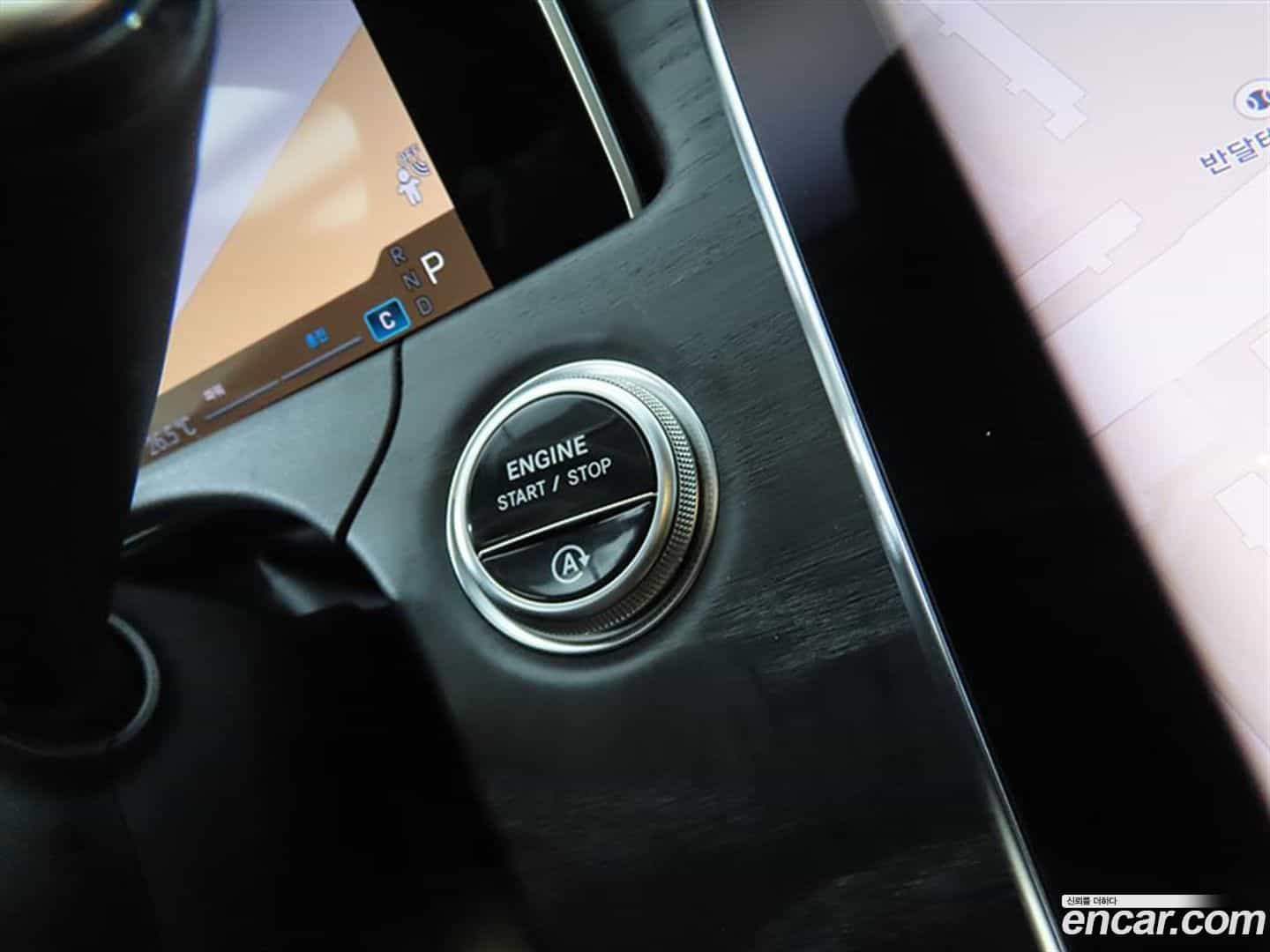 E-Class Mercedes-Benz 2025.9-INNER-010