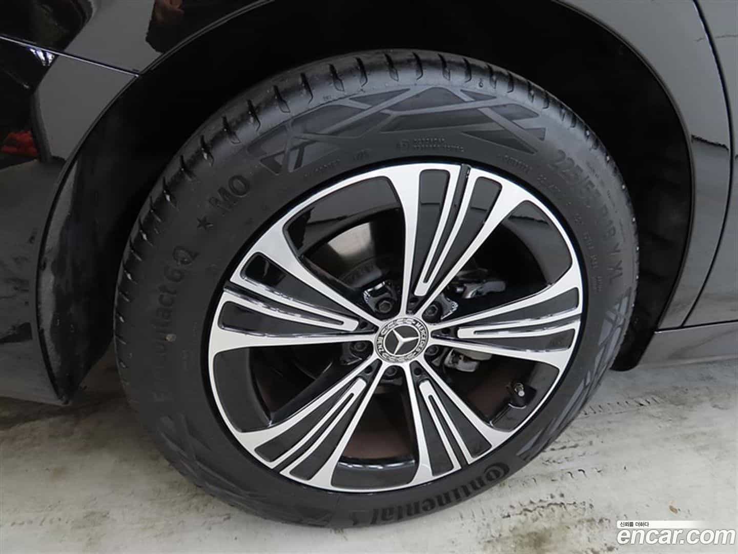 E-Class Mercedes-Benz 2025.9-OPTION-024