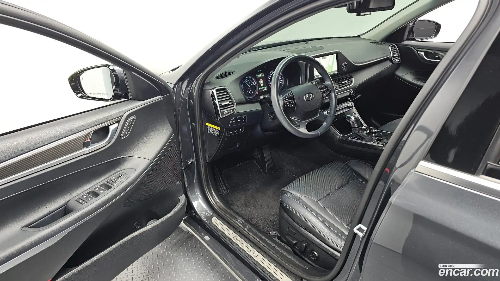 Grandeur Hyundai 2018.5-INNER-010