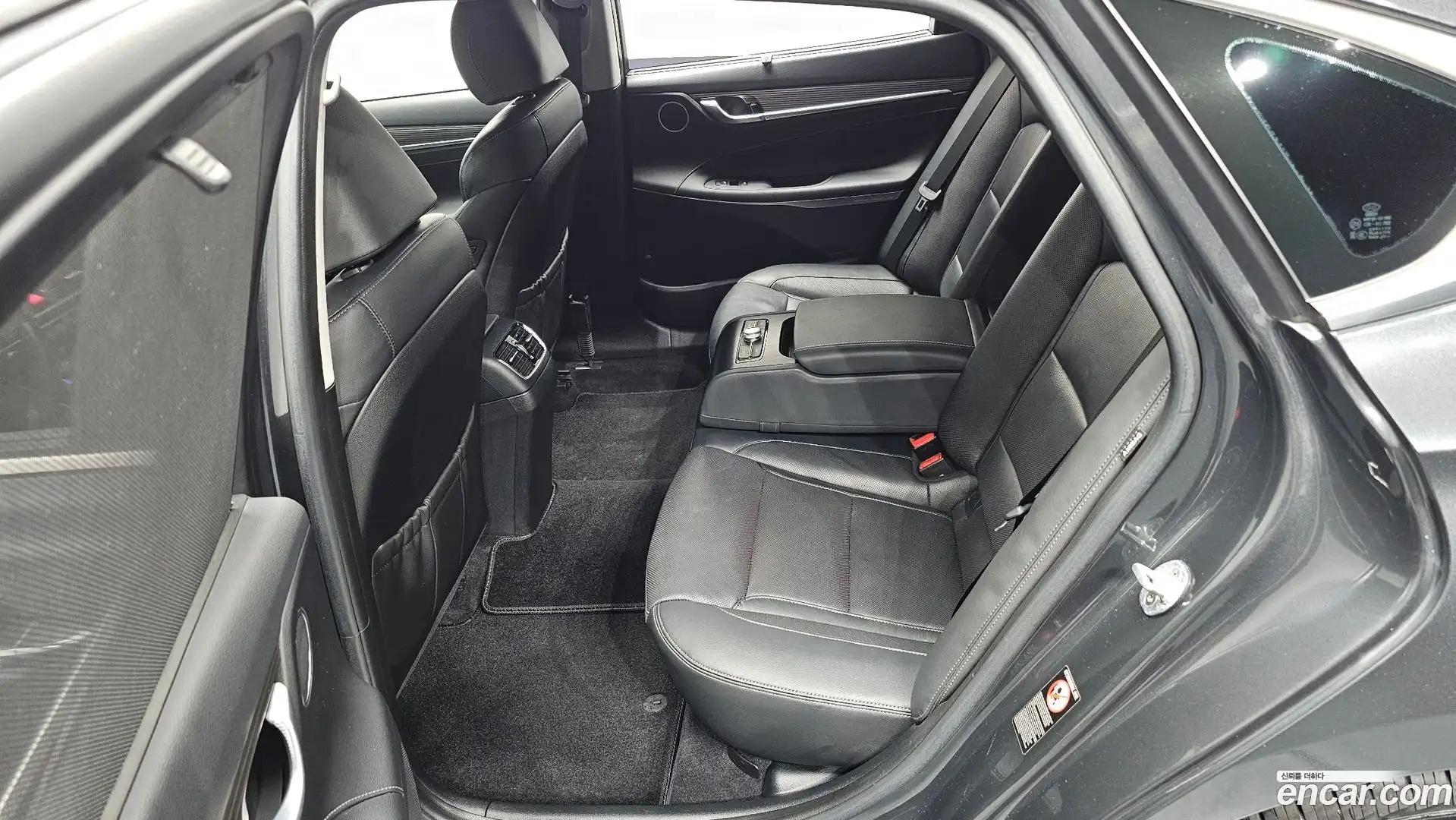 Grandeur Hyundai 2018.5-OPTION-015