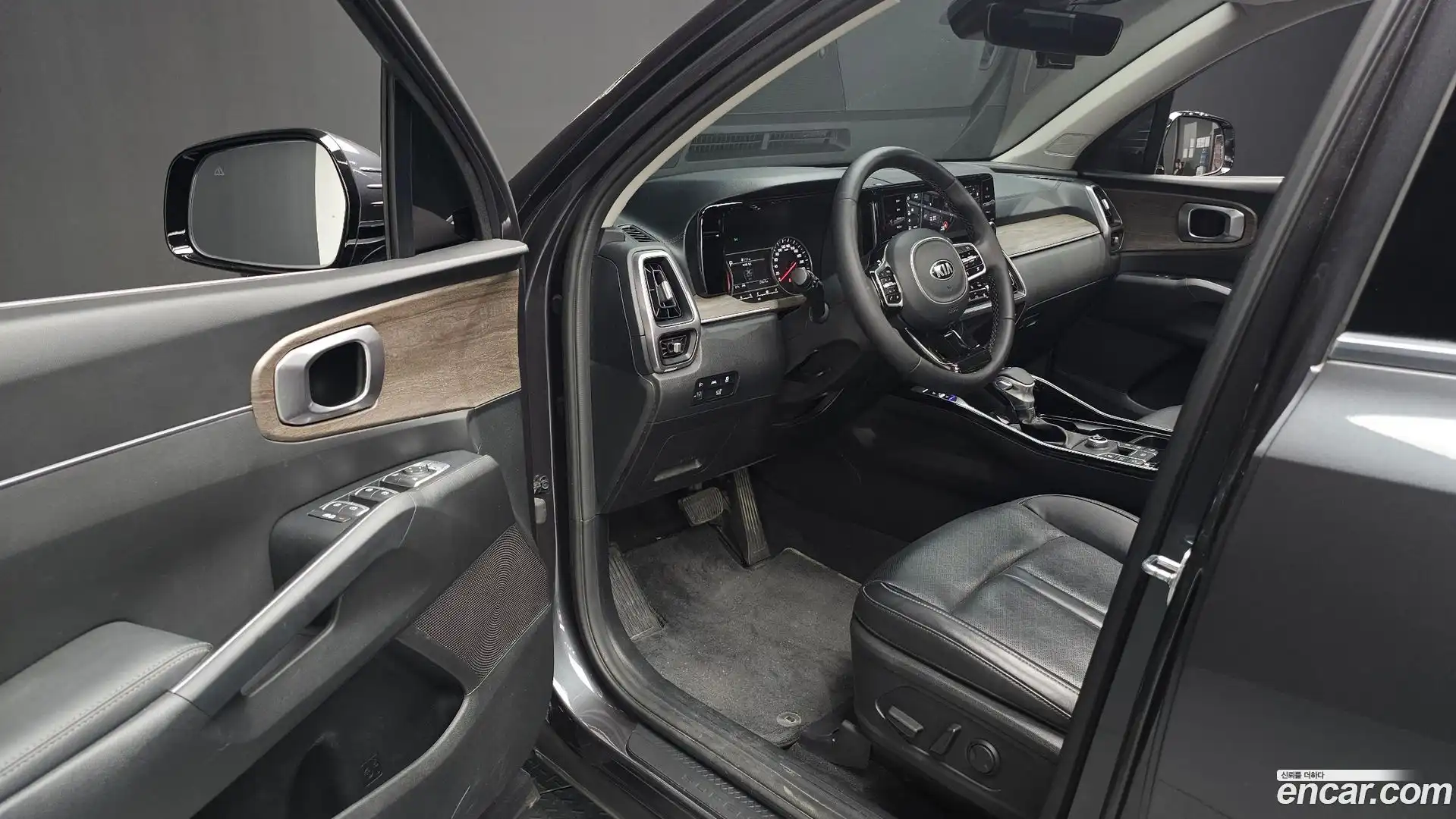 Sorento Kia 2020.8-OPTION-015