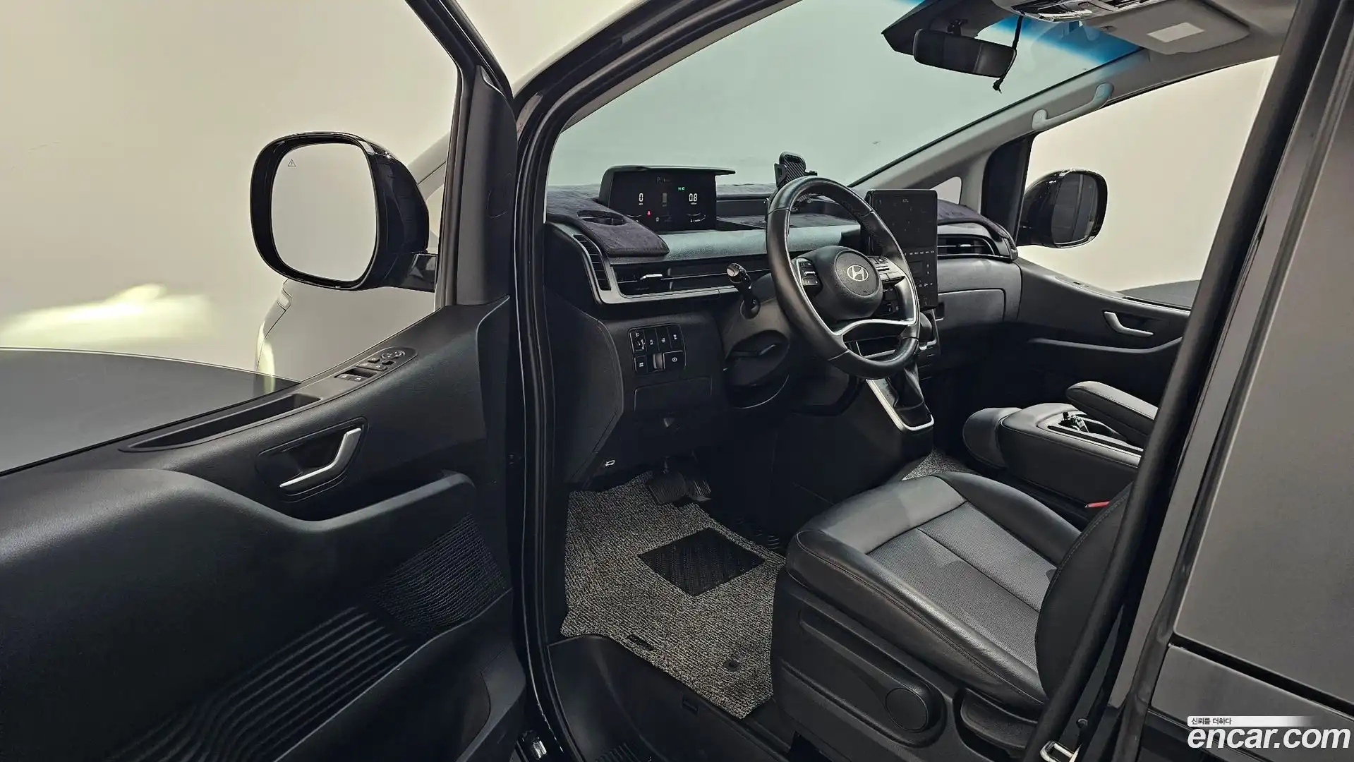 Staria Hyundai 2025.1-INNER-010