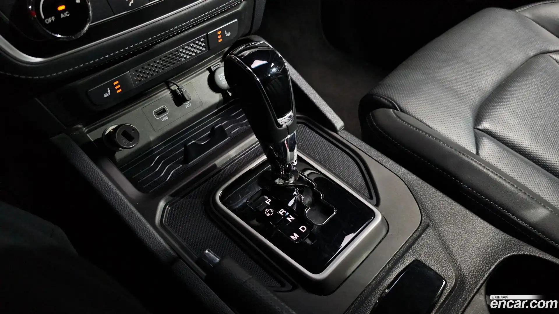 Rexton KG Mobility 2018.1-INNER-009