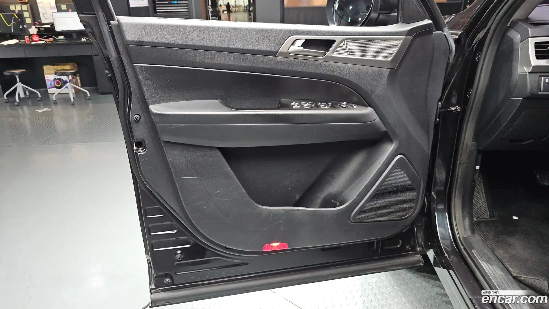 Rexton KG Mobility 2018.1-INNER-034