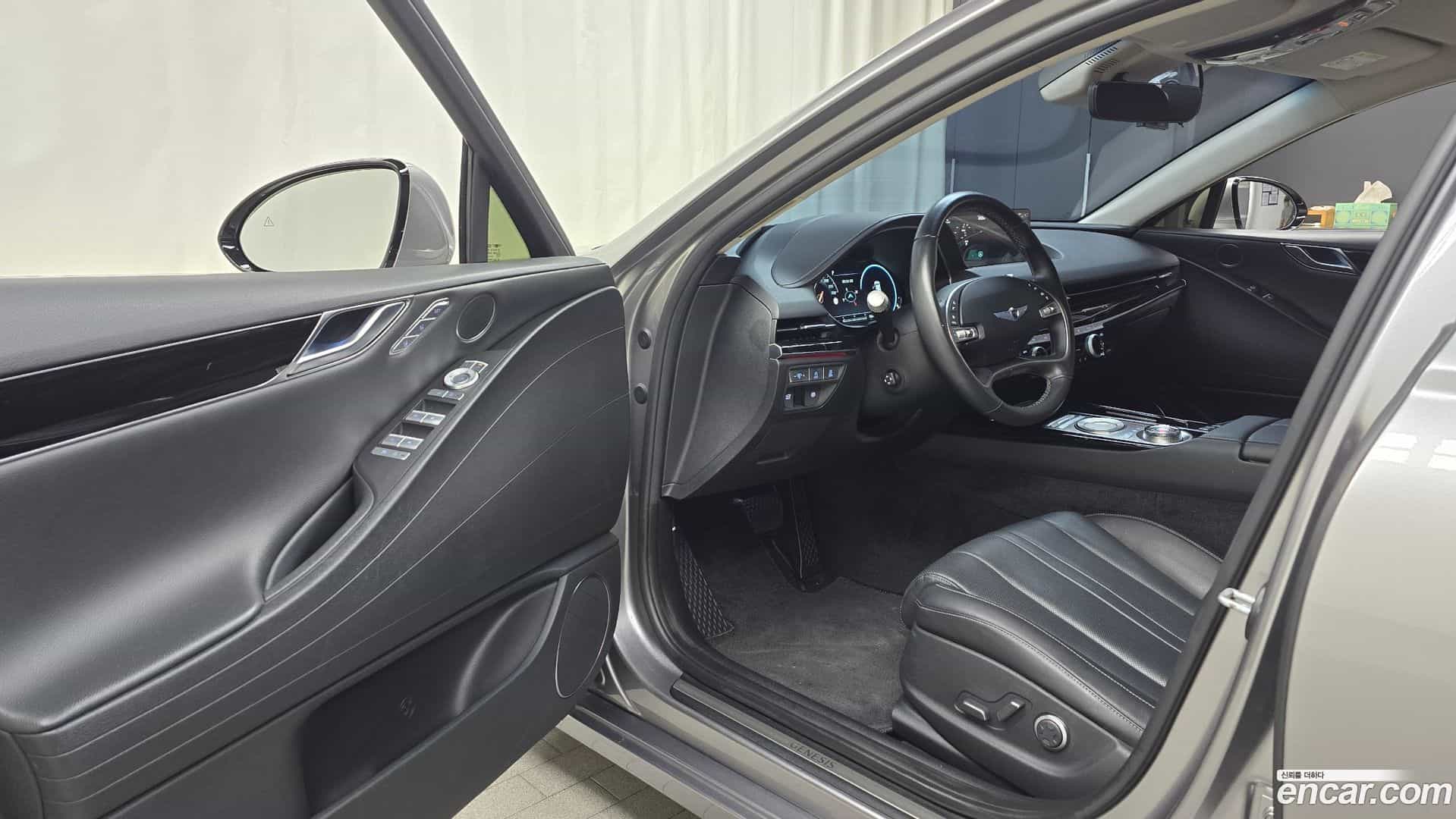 G80 Genesis 2022.2-INNER-010
