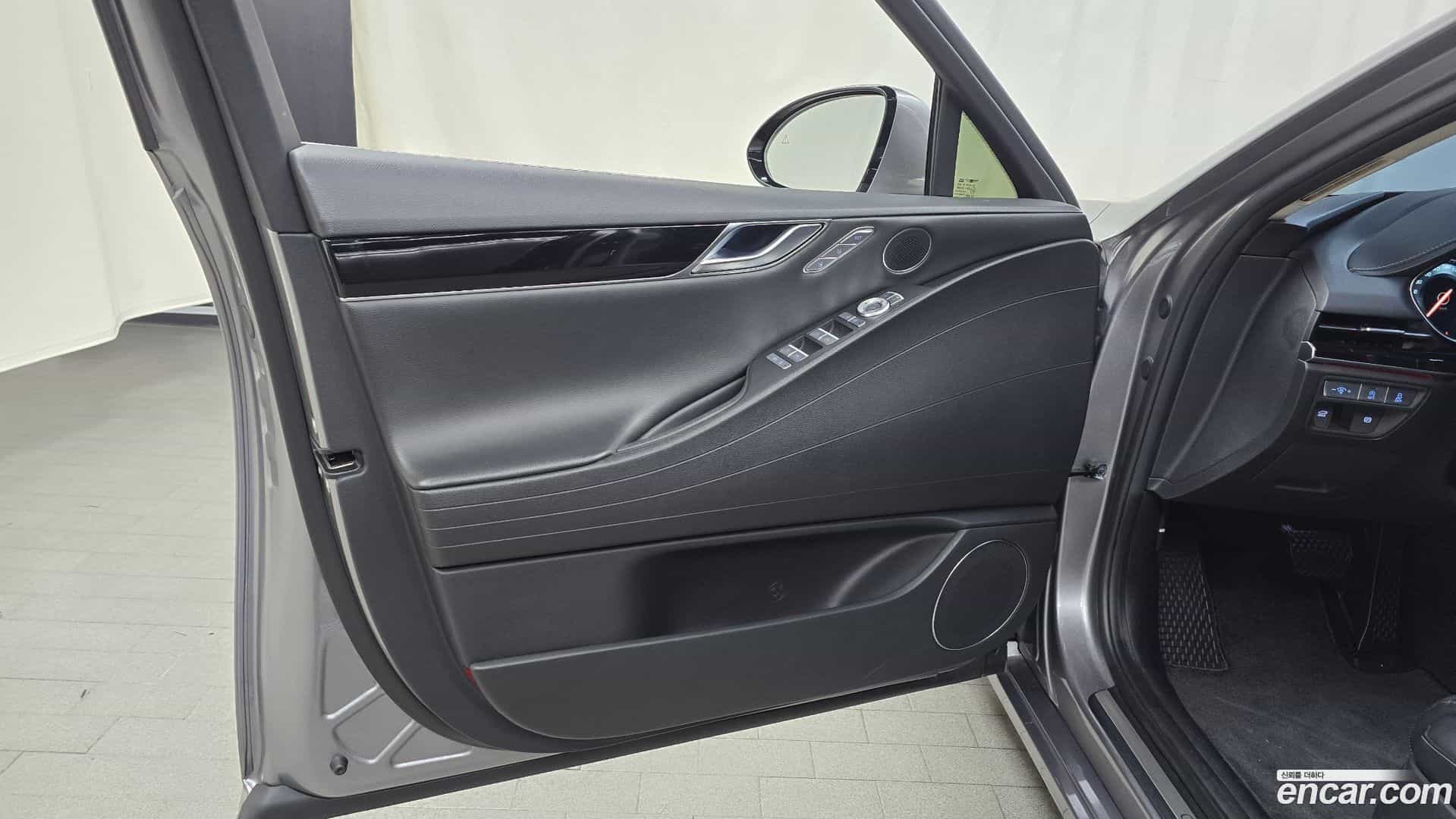 G80 Genesis 2022.2-INNER-034