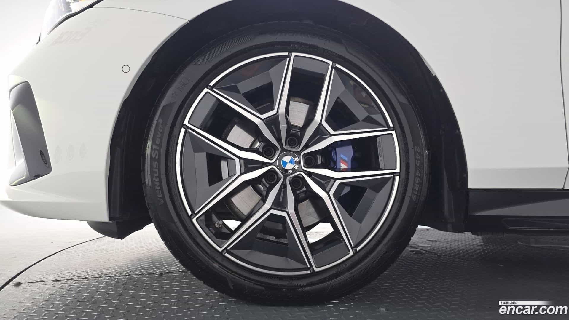 5-Series BMW 2025.9-OUTER-005