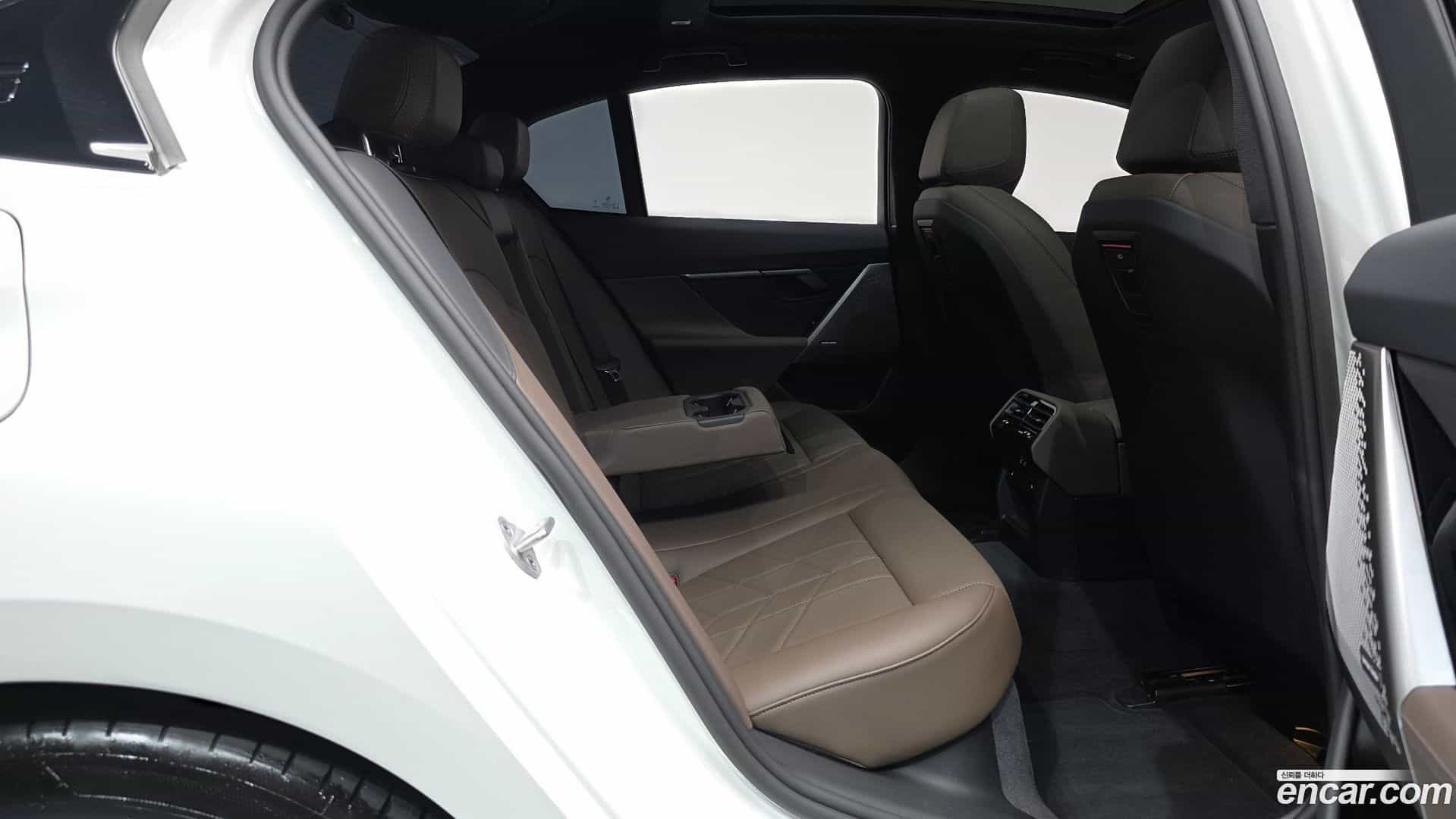 5-Series BMW 2025.9-OPTION-015