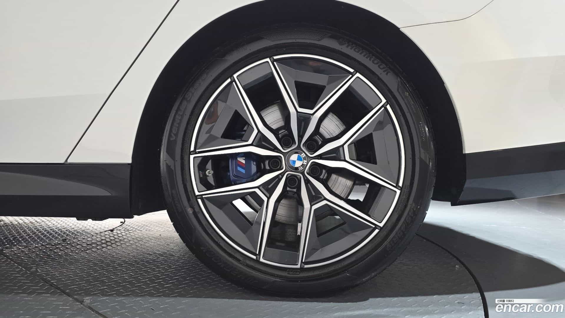 5-Series BMW 2025.9-OUTER-031