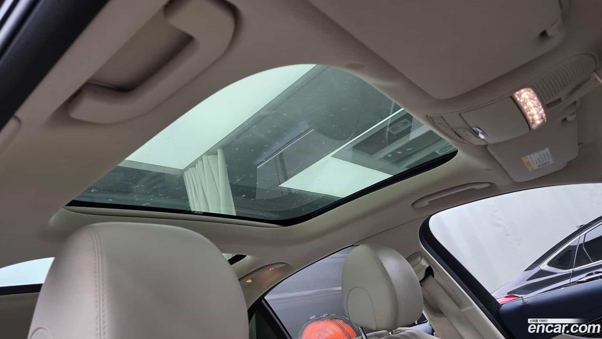 E-Class Mercedes-Benz 2019.9-OPTION-020