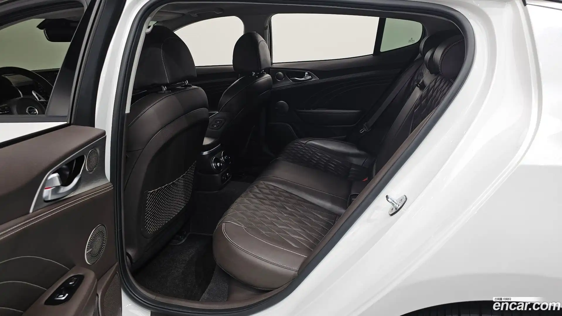Stinger Kia 2020.10-OPTION-015
