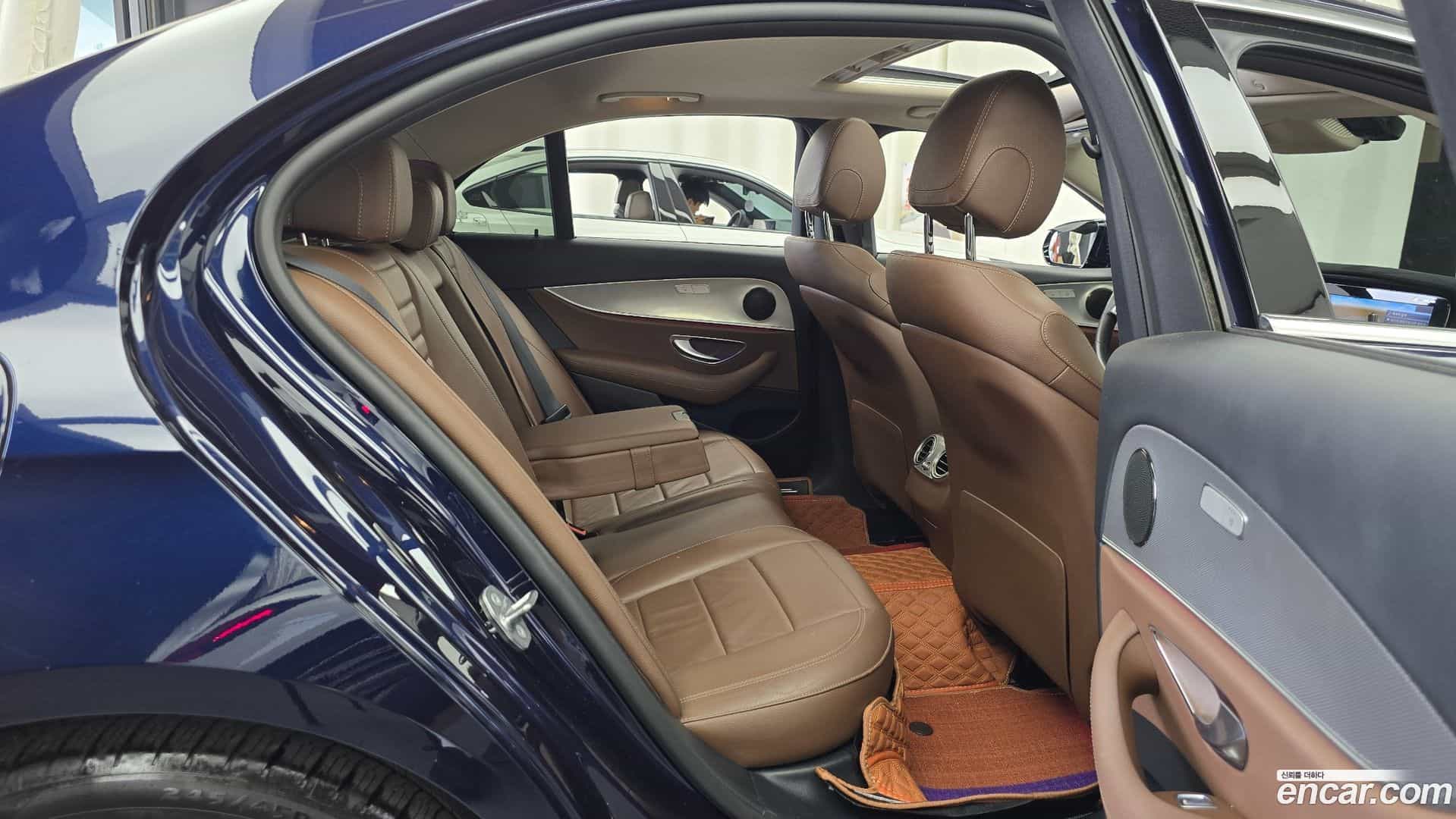 E-Class Mercedes-Benz 2018.1-OPTION-016