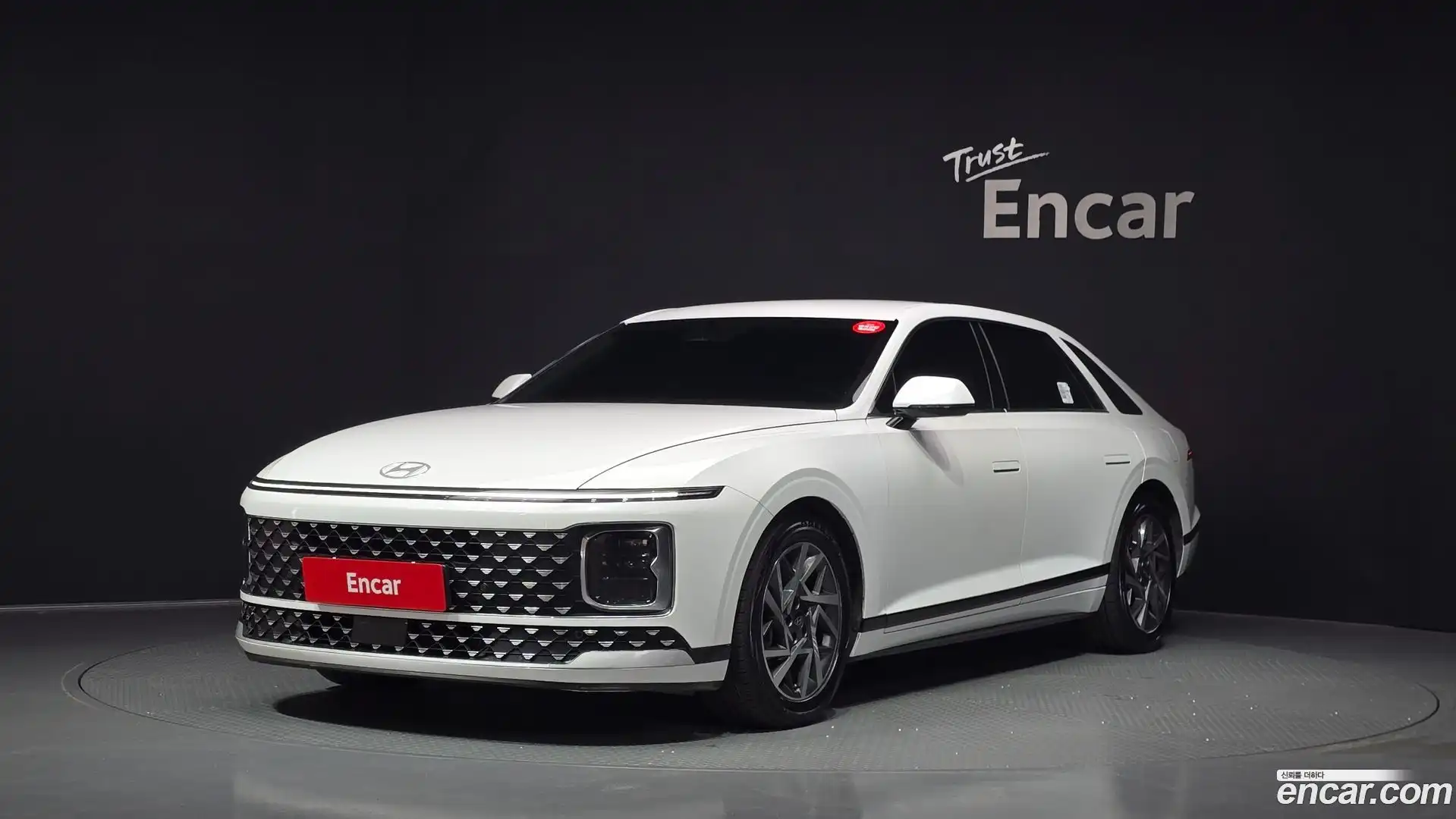 Grandeur Hyundai 2023.11-OUTER-001