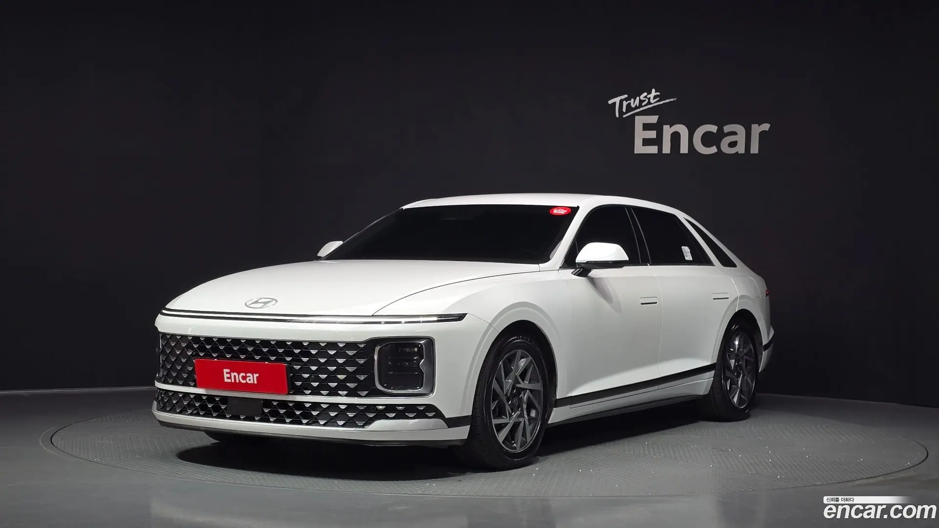 Main__Slider__Photo:Grandeur Hyundai 2023.11-0