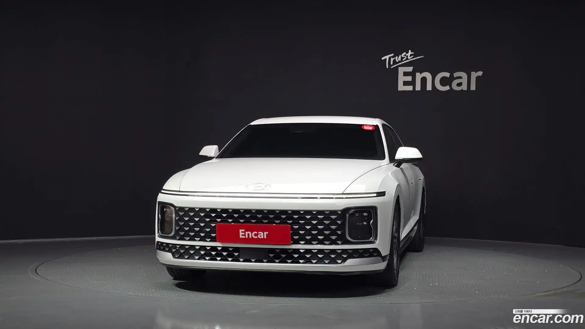 Grandeur Hyundai 2023.11-OUTER-003