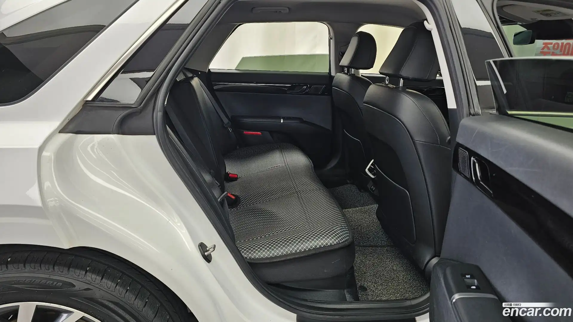 Grandeur Hyundai 2023.11-OPTION-015