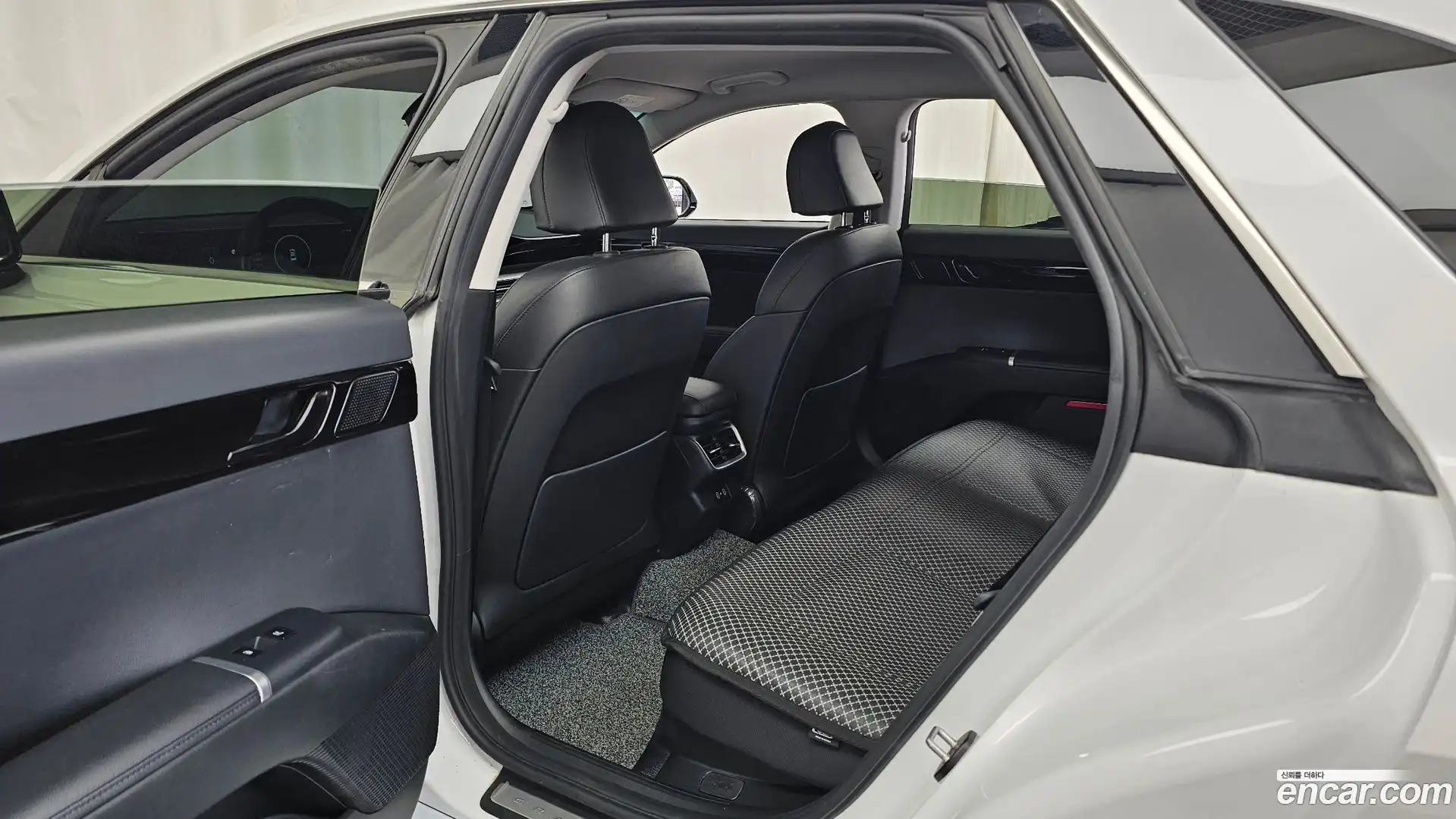 Grandeur Hyundai 2023.11-OPTION-020