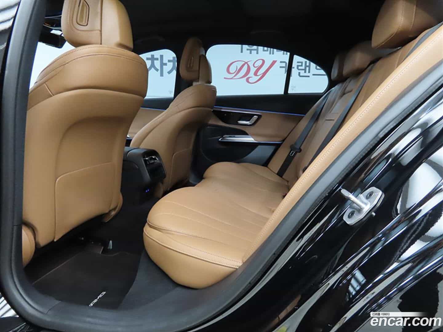 E-Class Mercedes-Benz 2025.9-OUTER-006