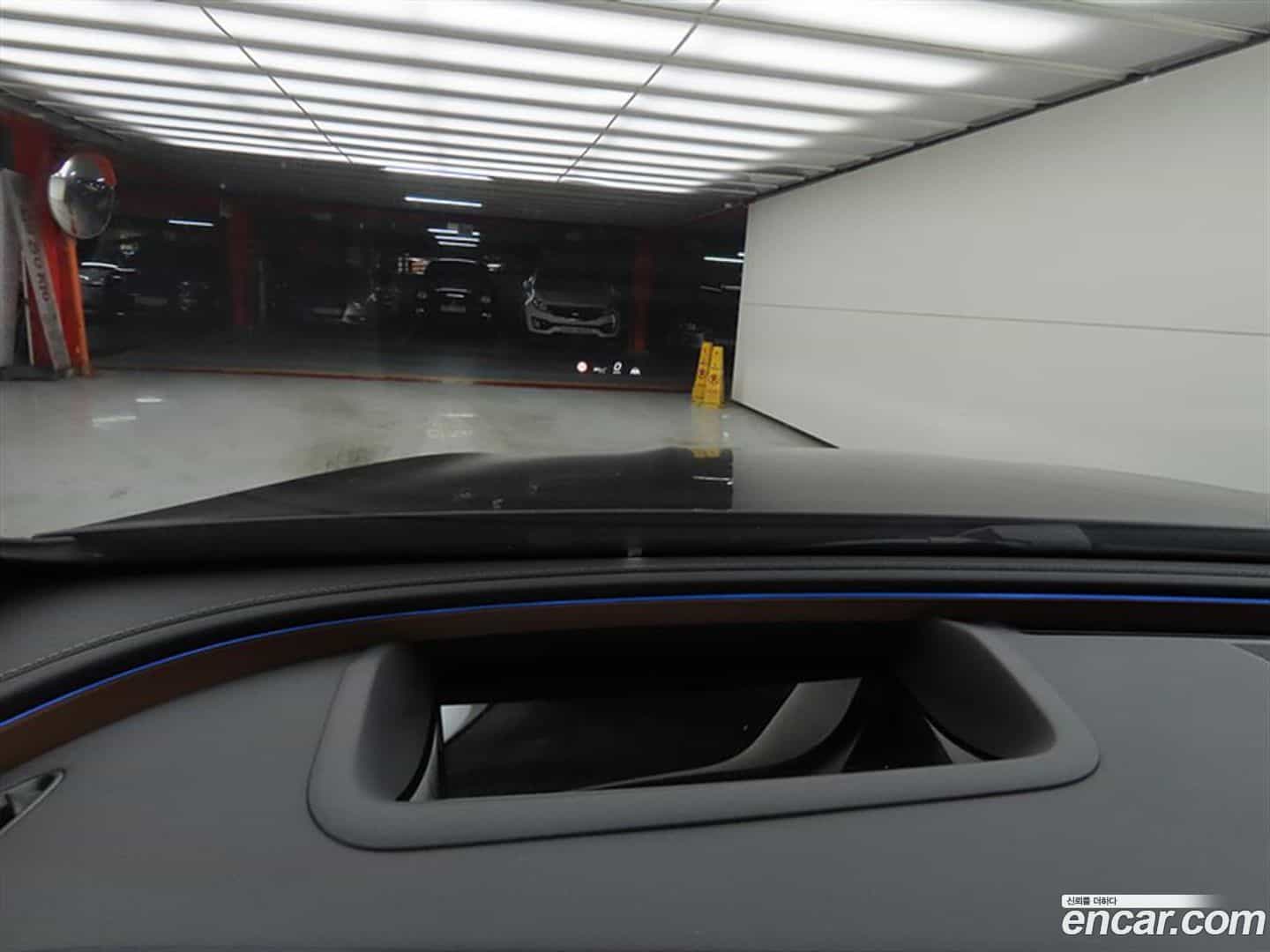 E-Class Mercedes-Benz 2025.9-OPTION-015