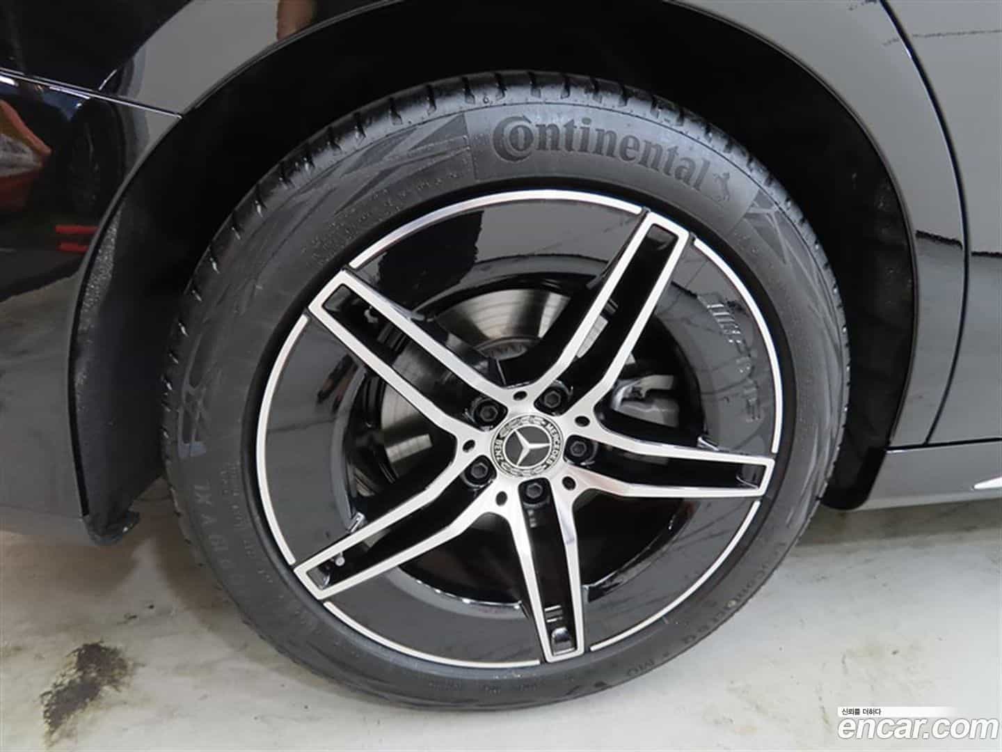 E-Class Mercedes-Benz 2025.9-OPTION-024