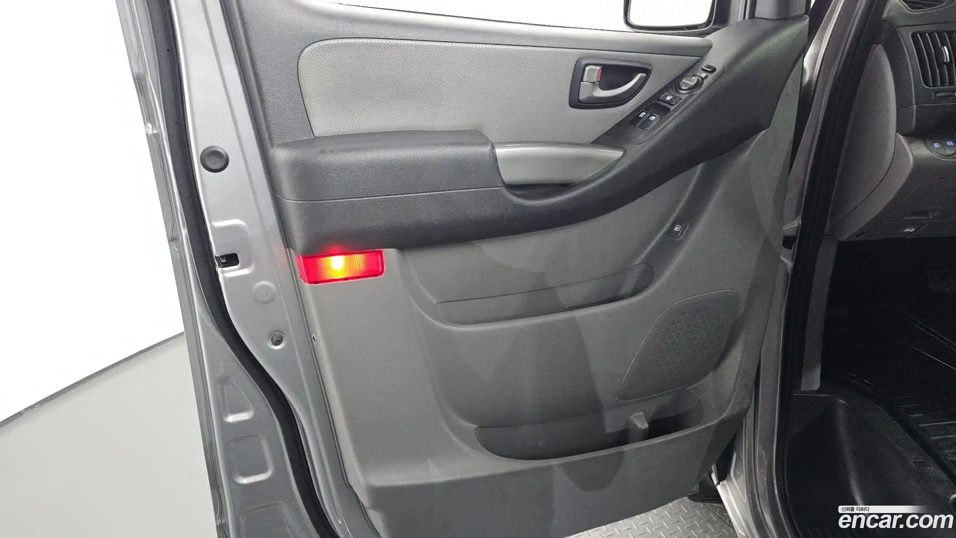 Starex Hyundai 2020.11-INNER-007