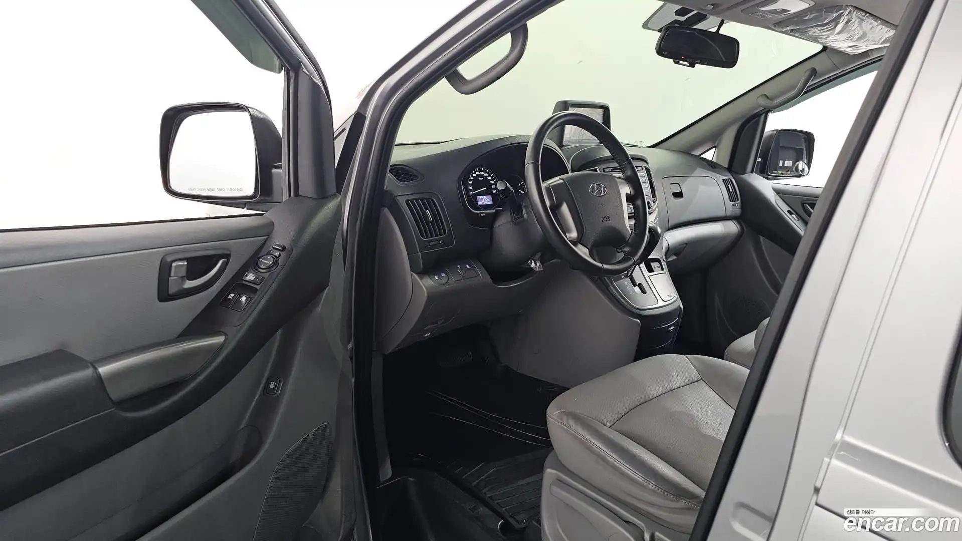 Starex Hyundai 2020.11-INNER-010