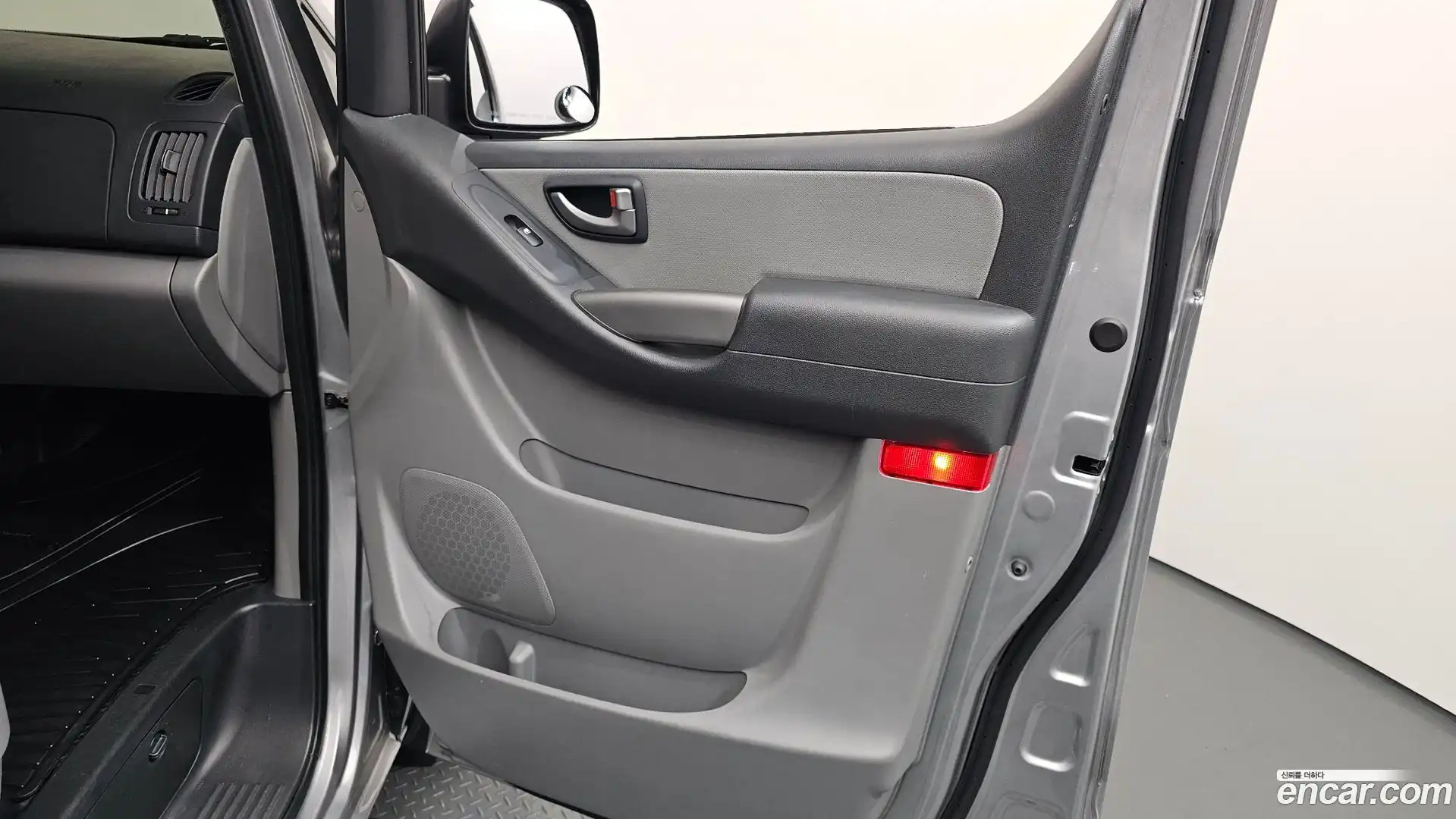 Starex Hyundai 2020.11-INNER-034