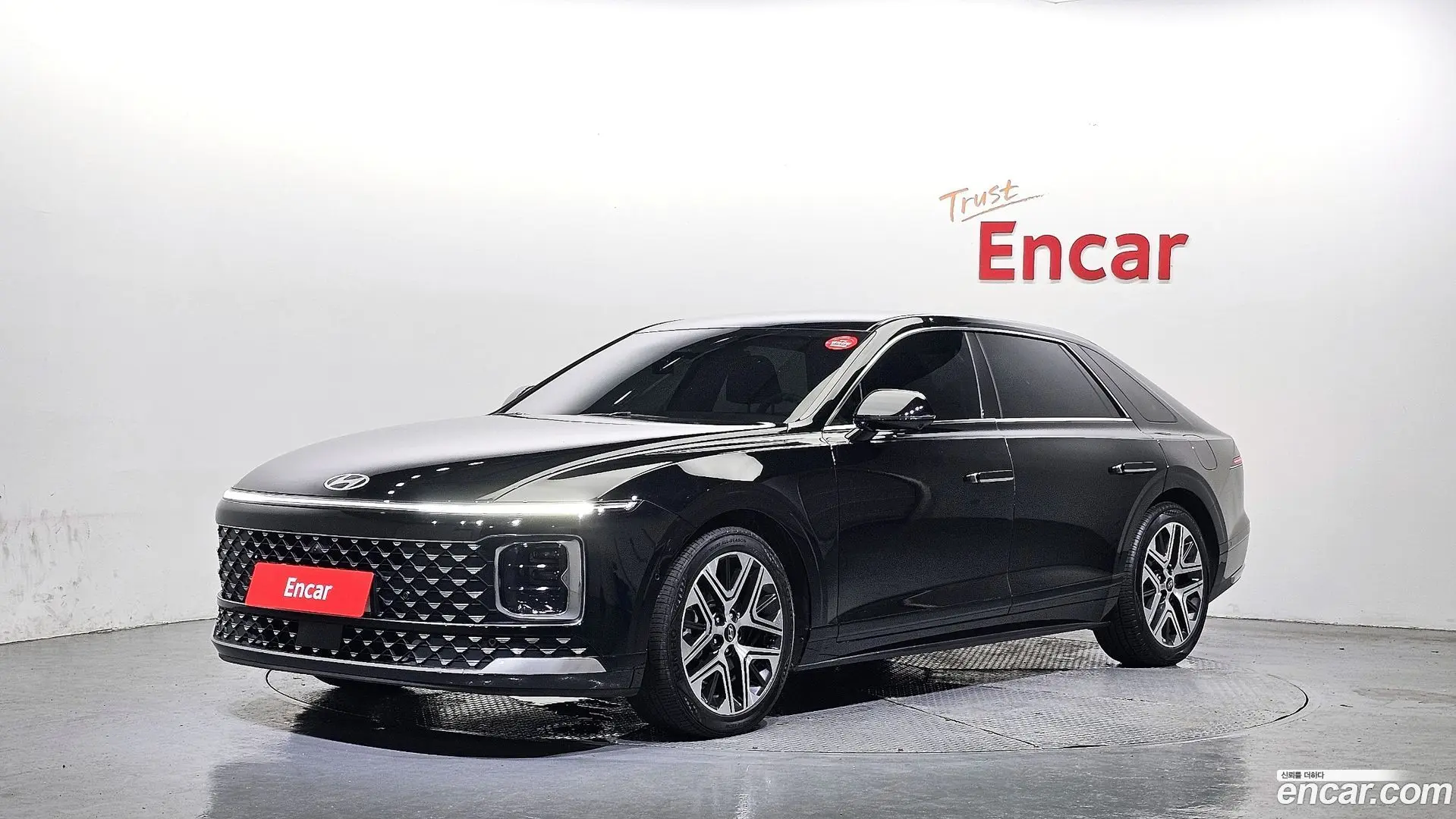 Main__Slider__Photo:Grandeur Hyundai 2023.1-0