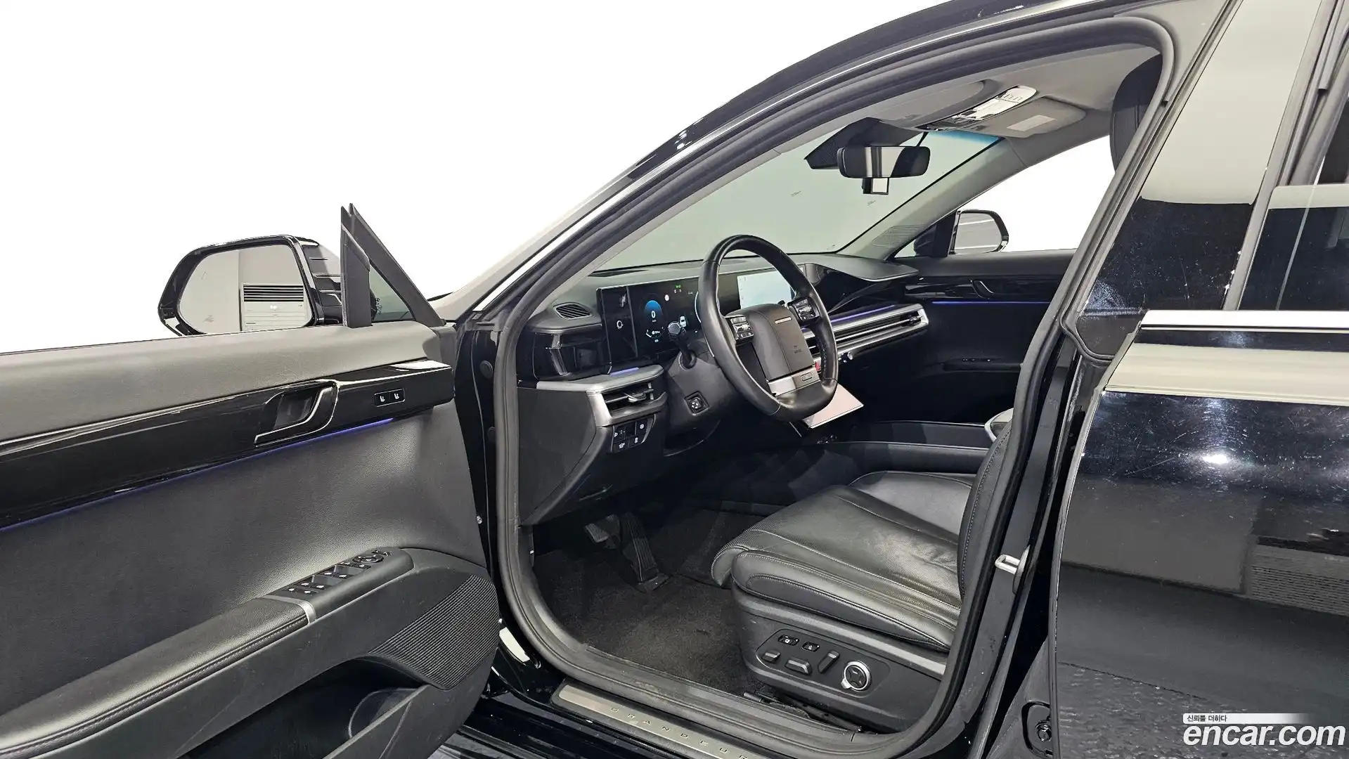 Grandeur Hyundai 2023.1-INNER-010