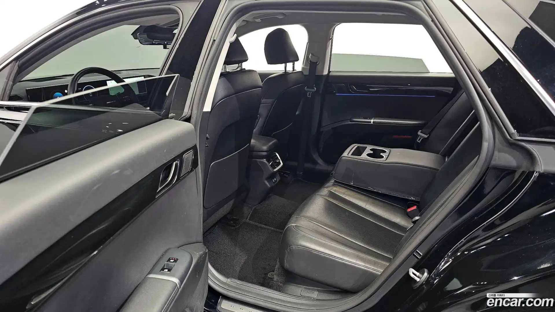 Grandeur Hyundai 2023.1-OPTION-016