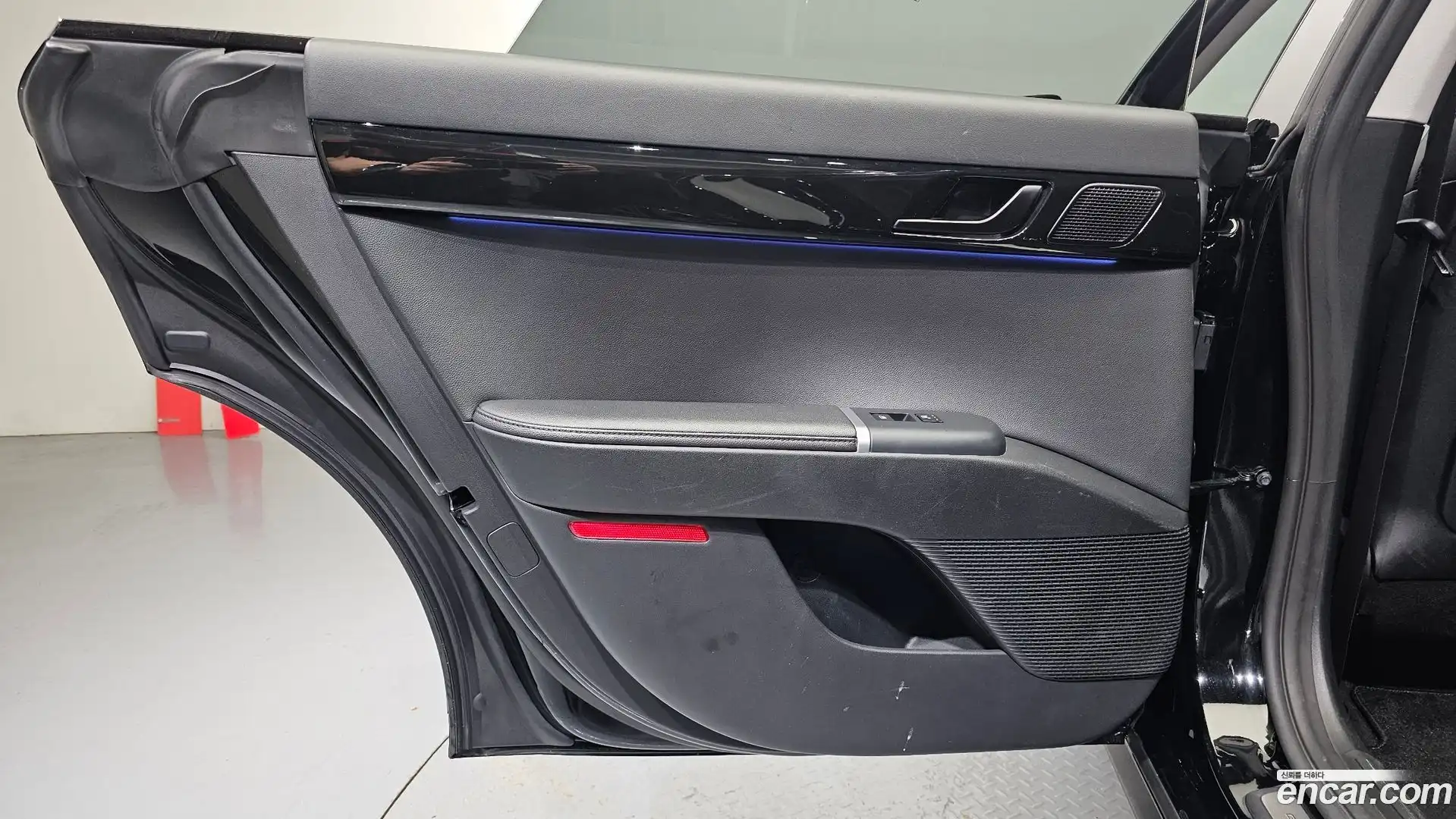 Grandeur Hyundai 2023.1-INNER-035