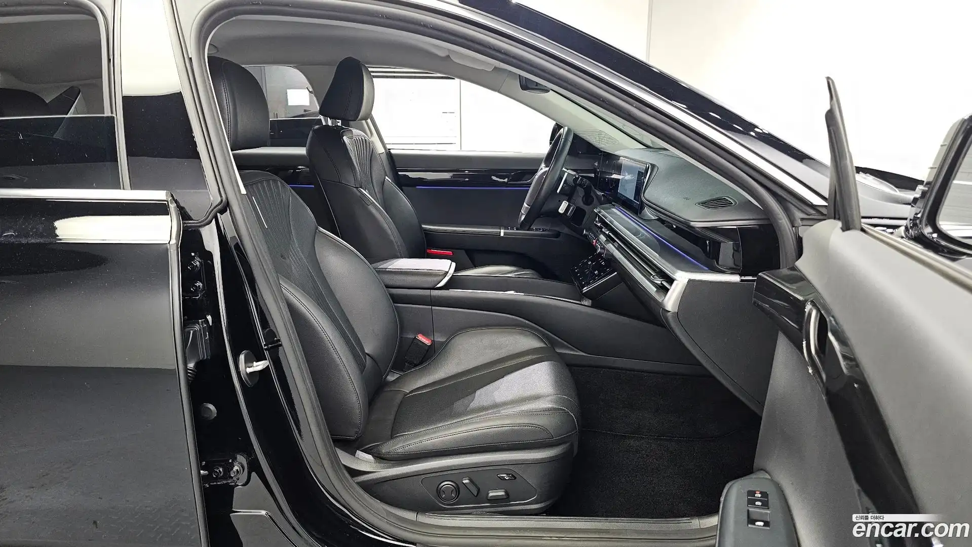 Grandeur Hyundai 2023.1-INNER-036