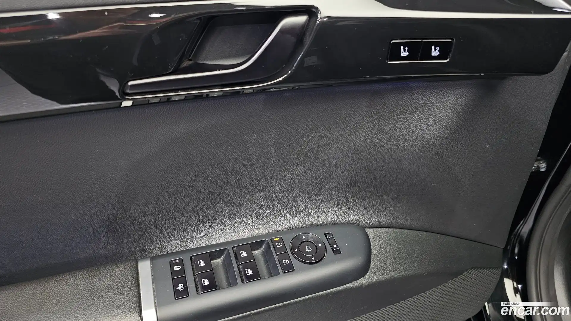 Grandeur Hyundai 2023.1-OPTION-042